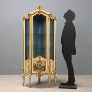 Vitrine d’angle ancienne style baroque en bois laqué, XXe siècle