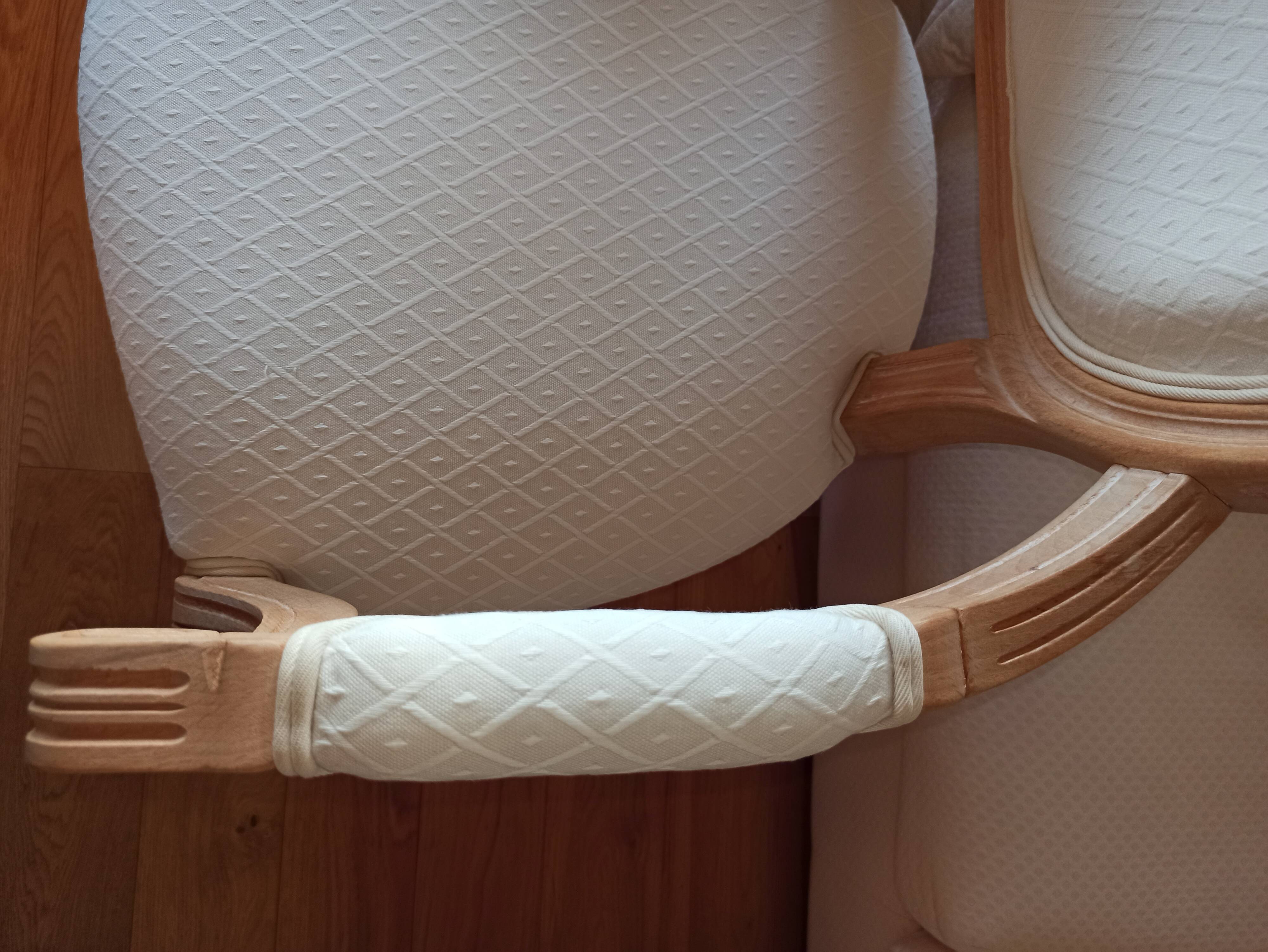 Fauteuil médaillon beige style Louis XVI très bon état