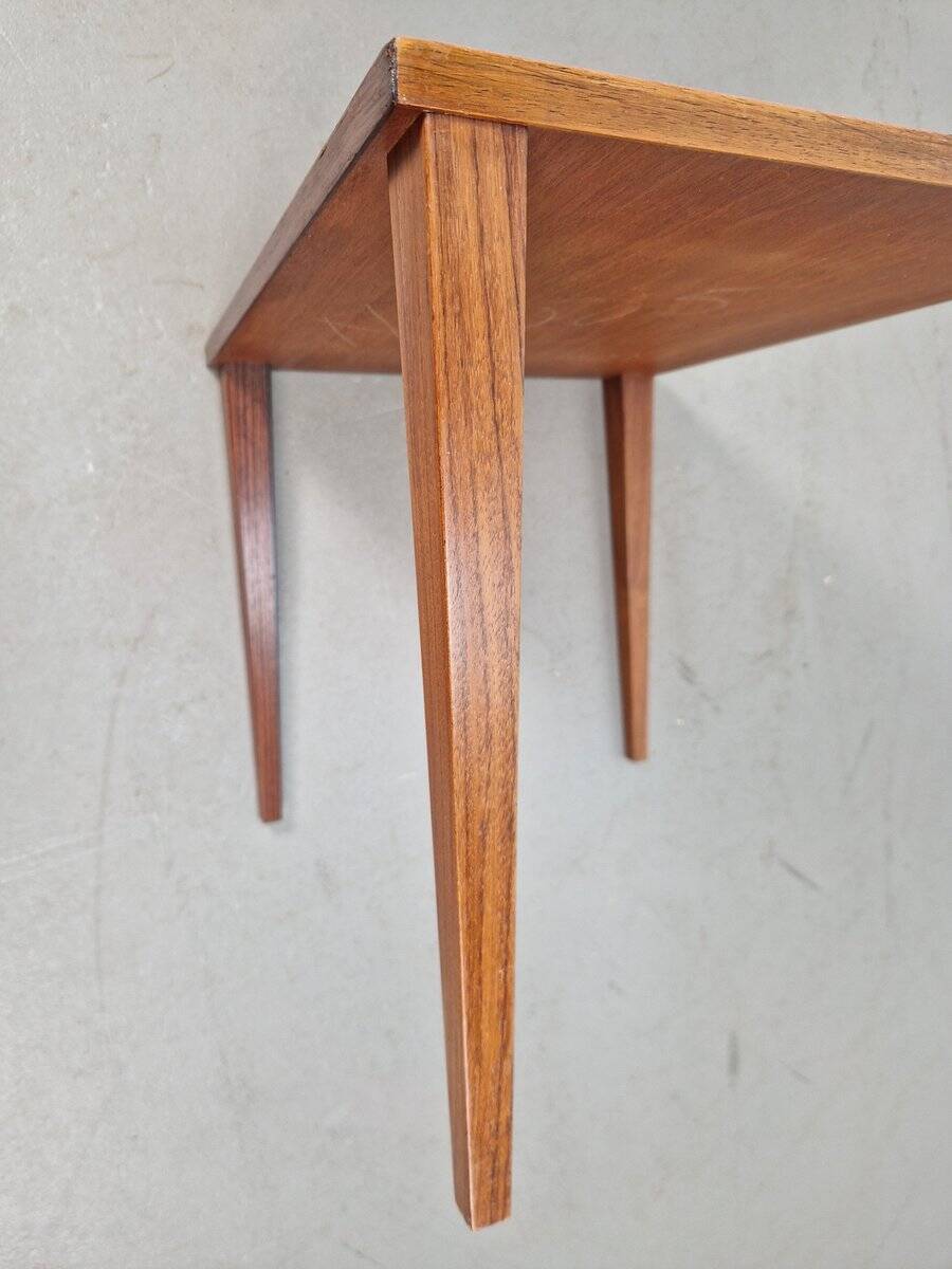 Table d'appoint en teck de HM Møbel, Danemark, années 1960.
