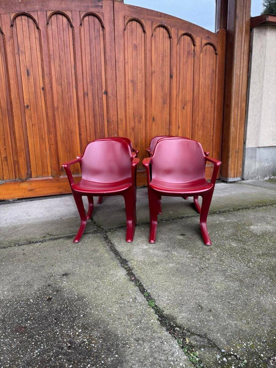 Set of 6 Bordeaux Kangourou chairs in plastic by Ernst Moeckl (1968) — sculptural design
