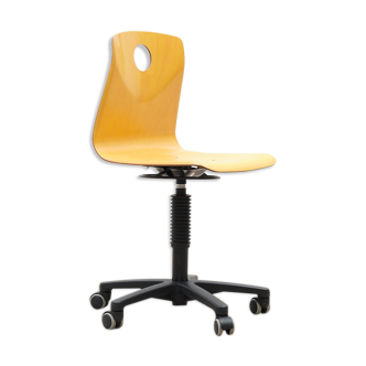 Chaise de bureau à roulettes jaune