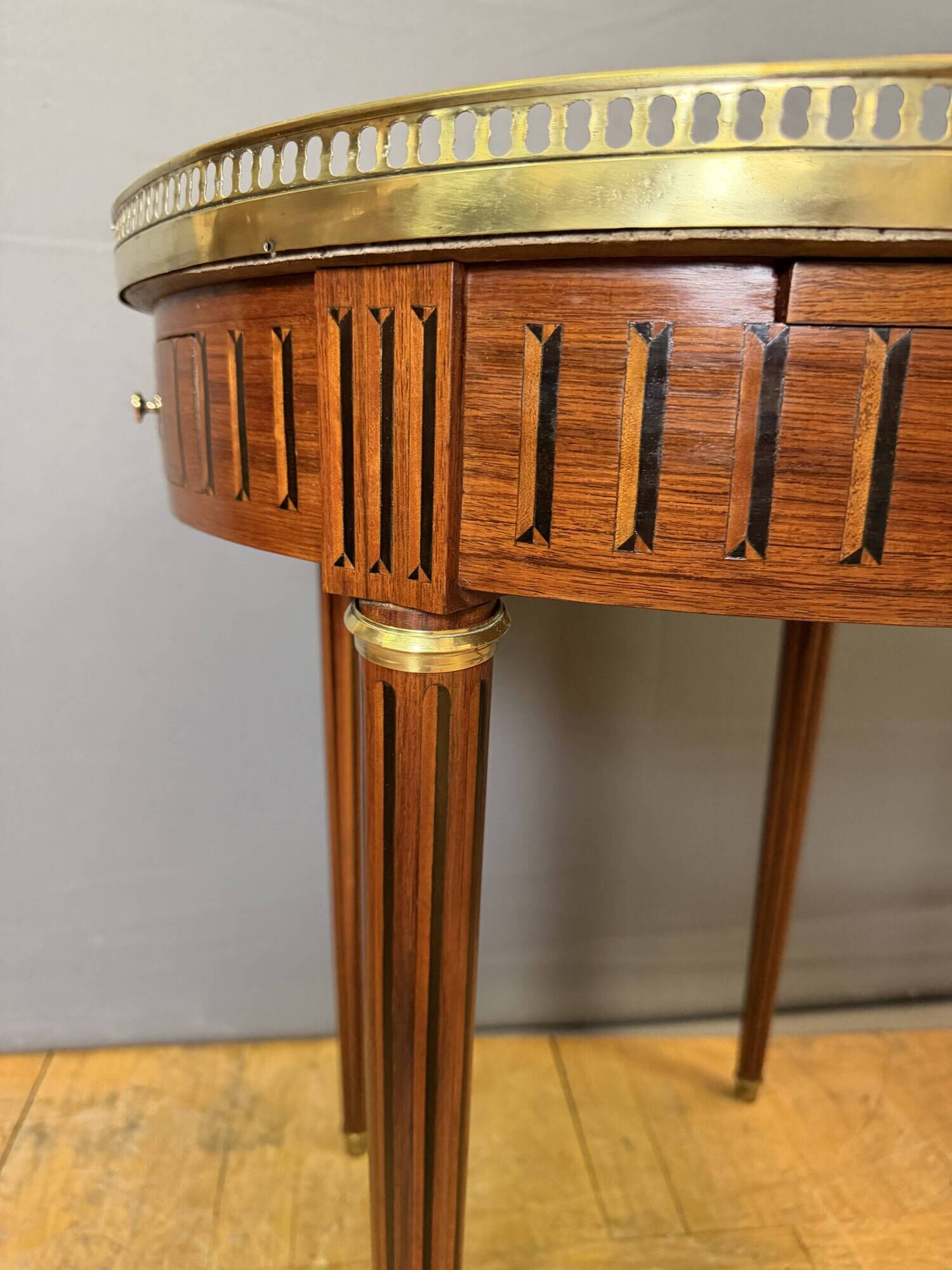 Louis XVI Bouillotte Table in rosewood marquetry