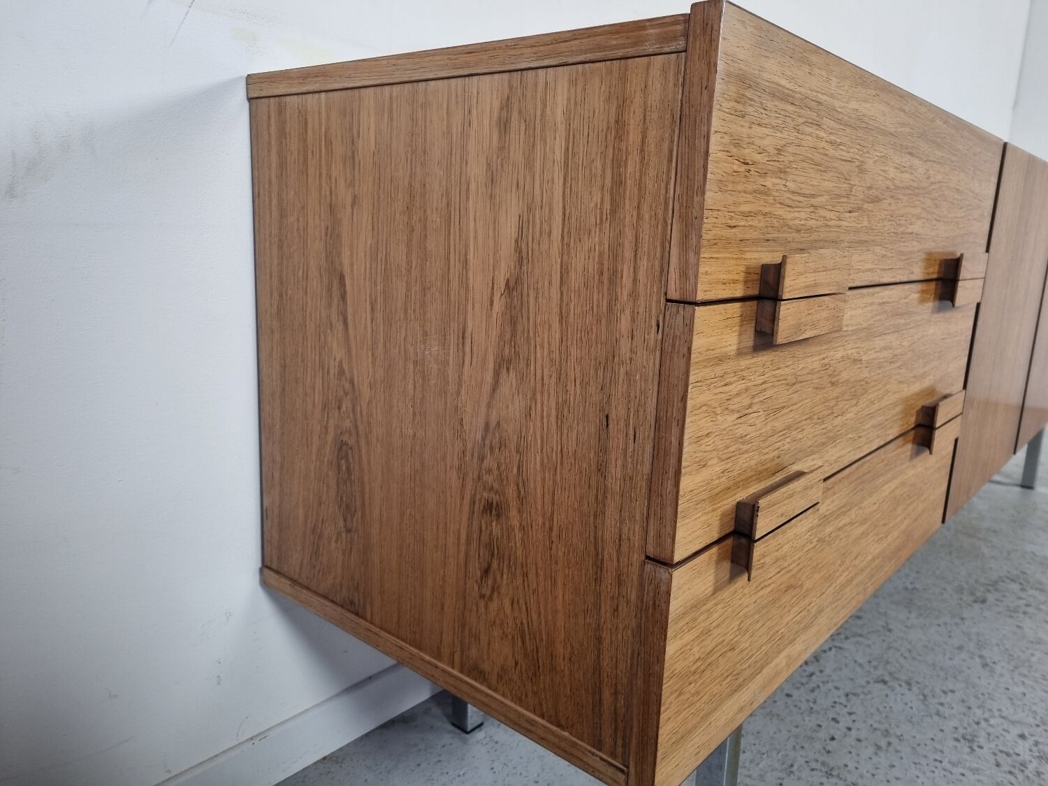 Scandinavian row in rosewood and chrome, 60s