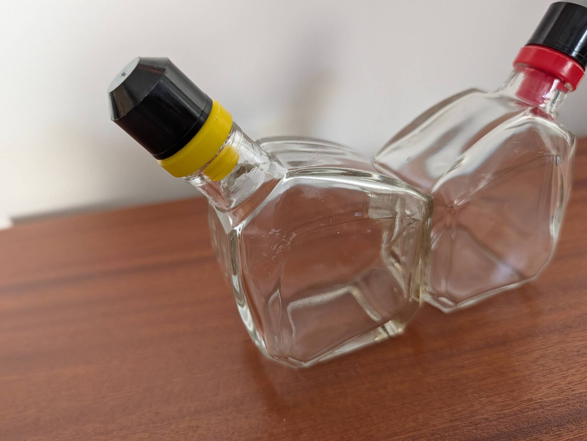 Oil and vinegar dispenser design in moulded glass – 1970s