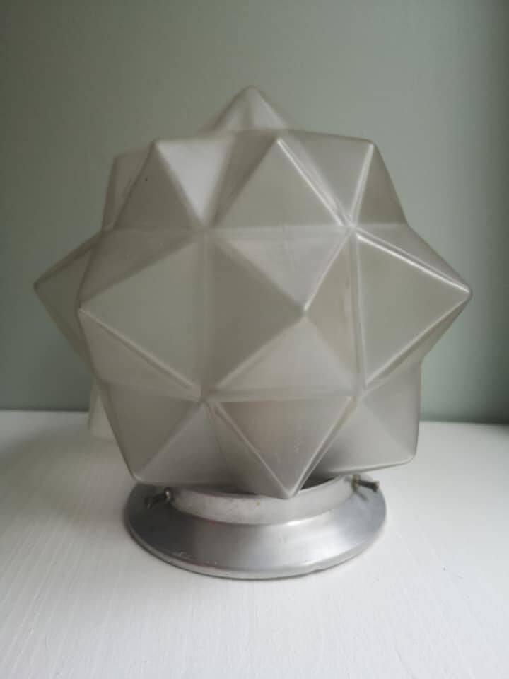 Ancien plafonnier globe verre opalescent etoile polyedre modèle rare Ø 18 cm ART DECO 1930