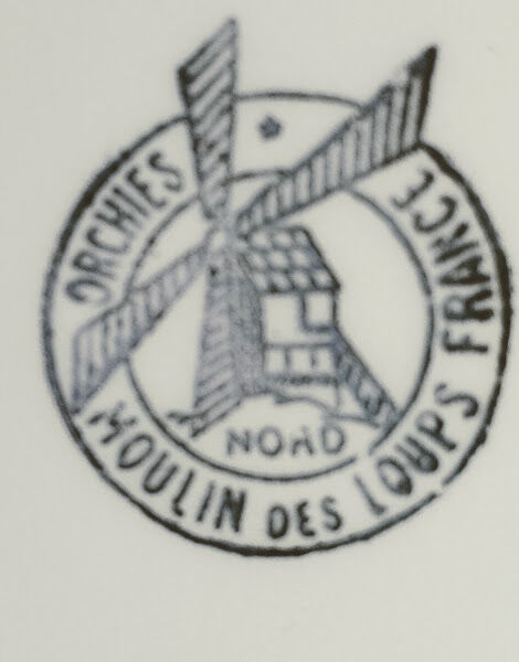 Dessert or fruit display