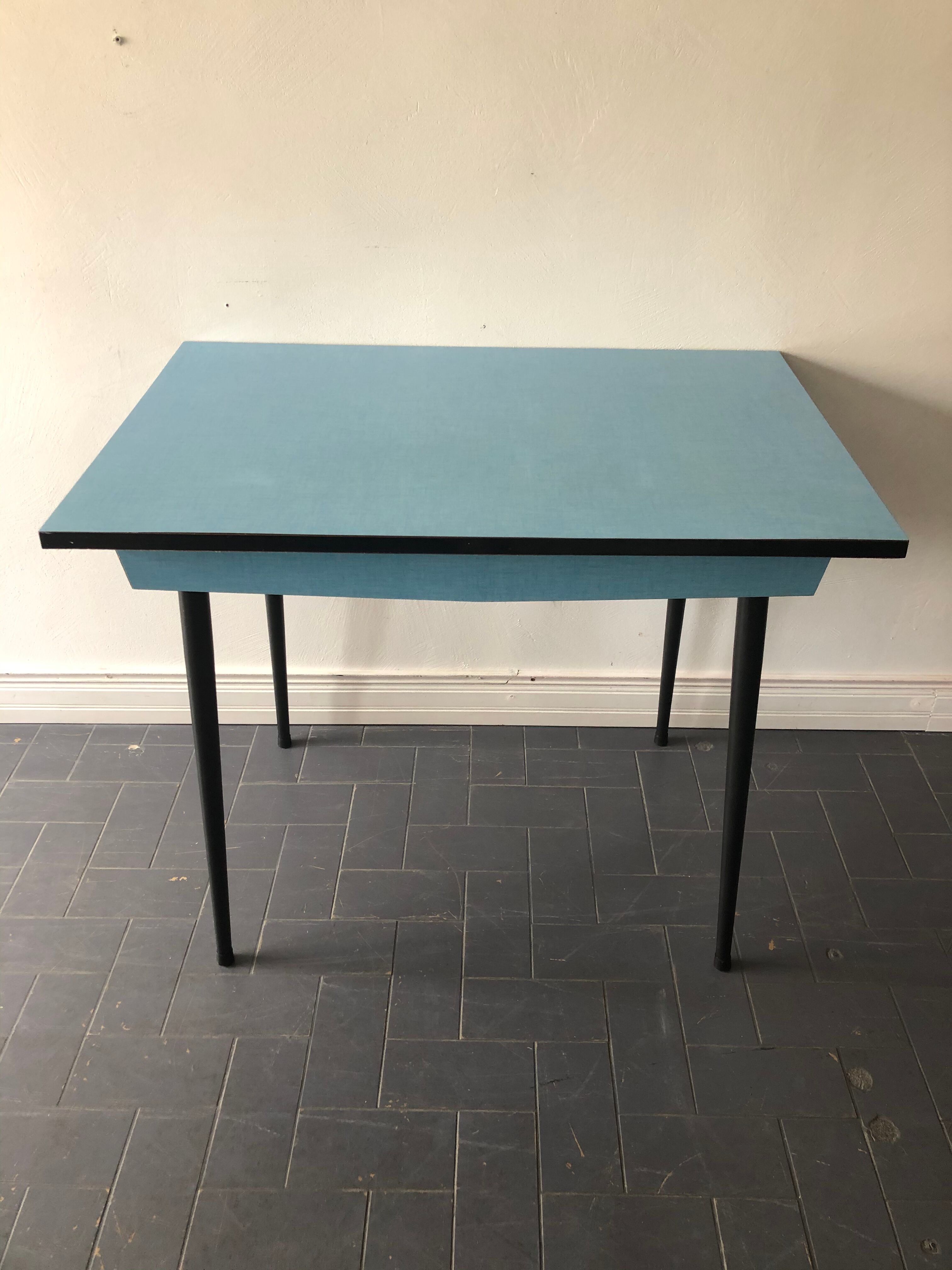 Table vintage formica