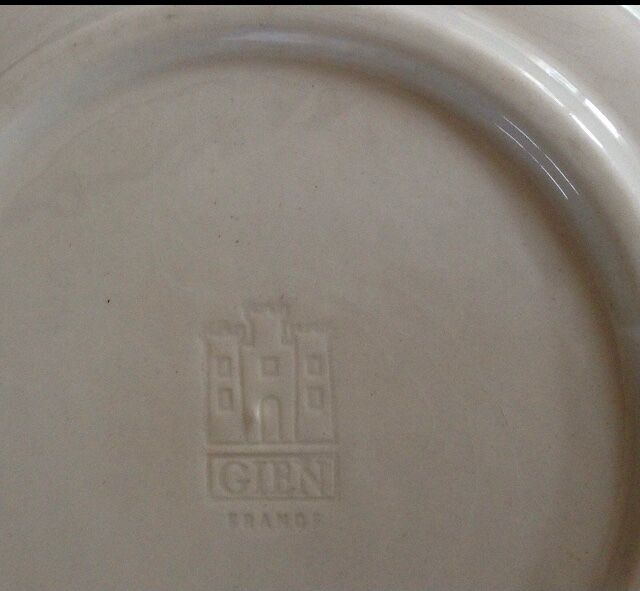 Lot of 6 Gien flat plates