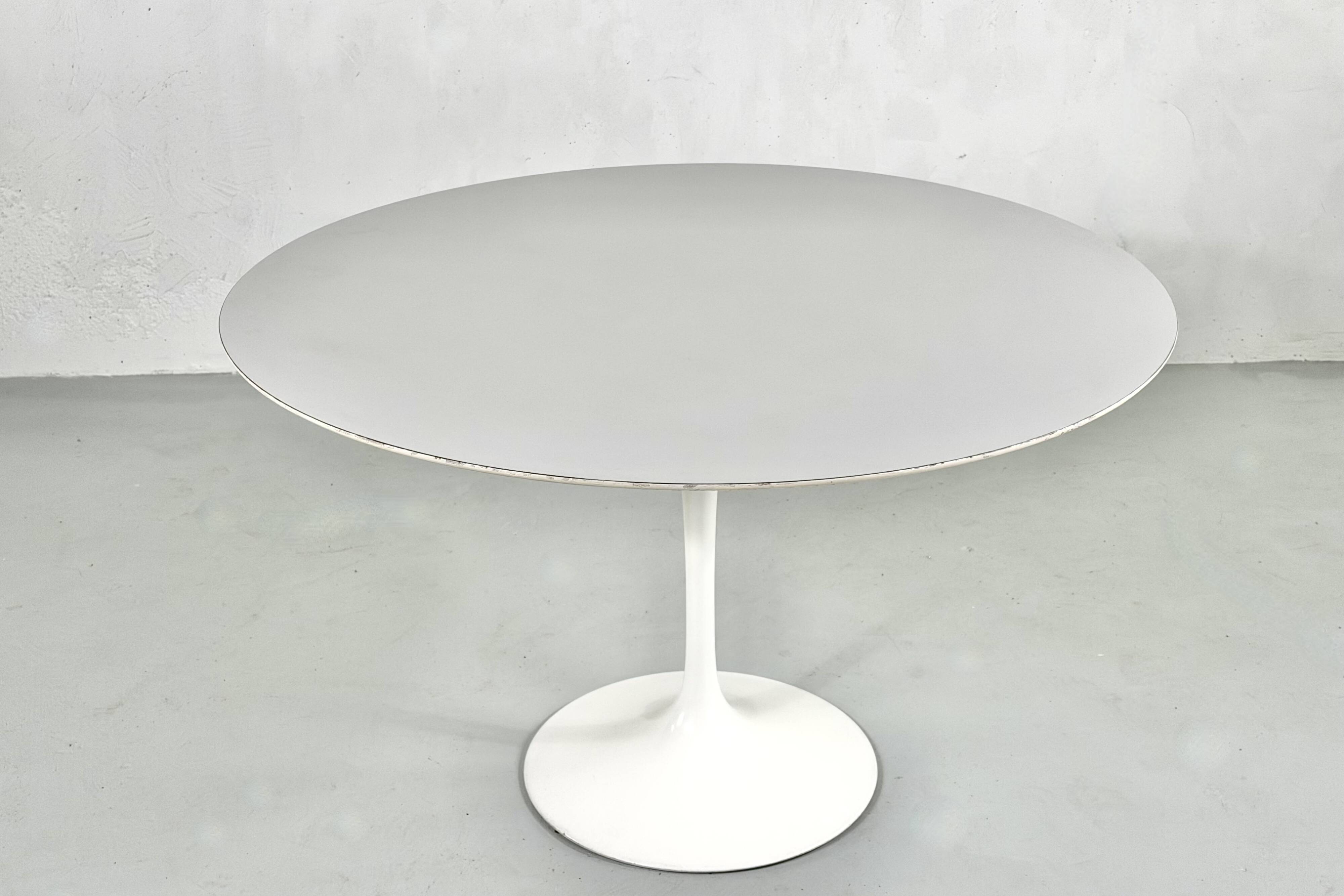 Tulip dining table by Eero Saarinen for Knoll International - 1960s