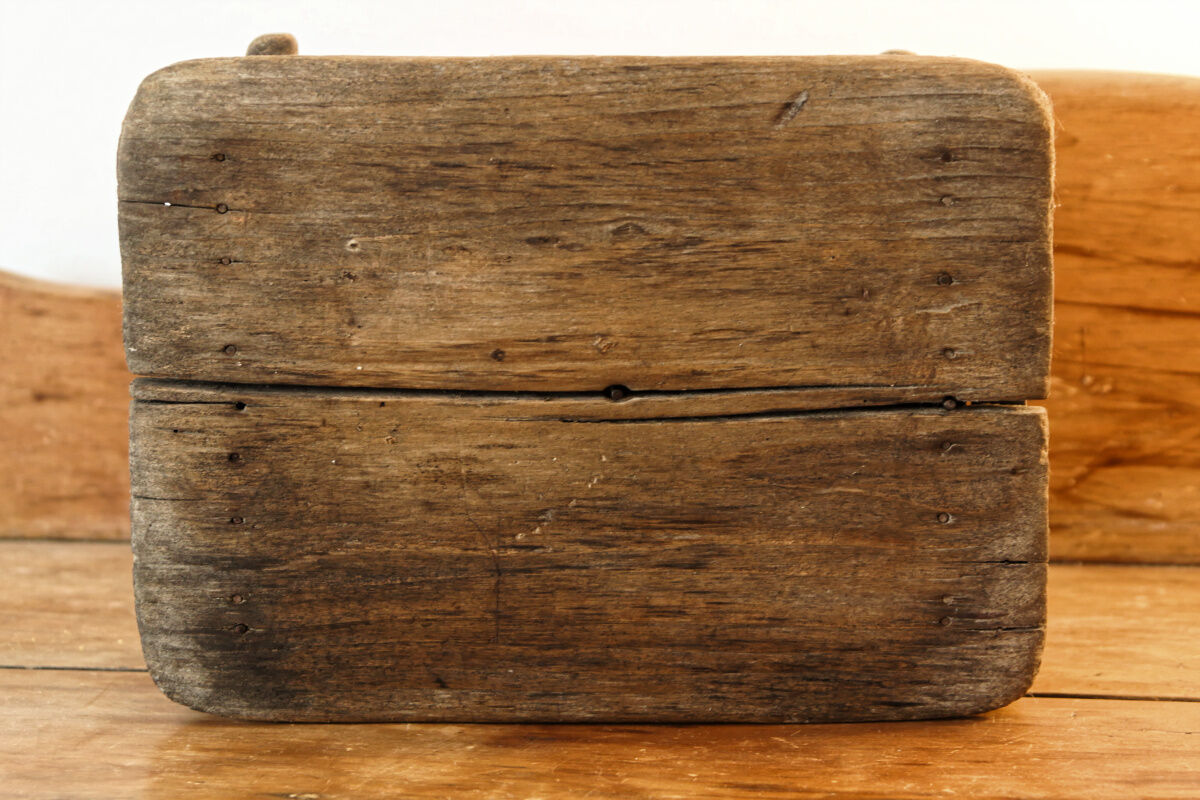 Walking foot in raw wood
