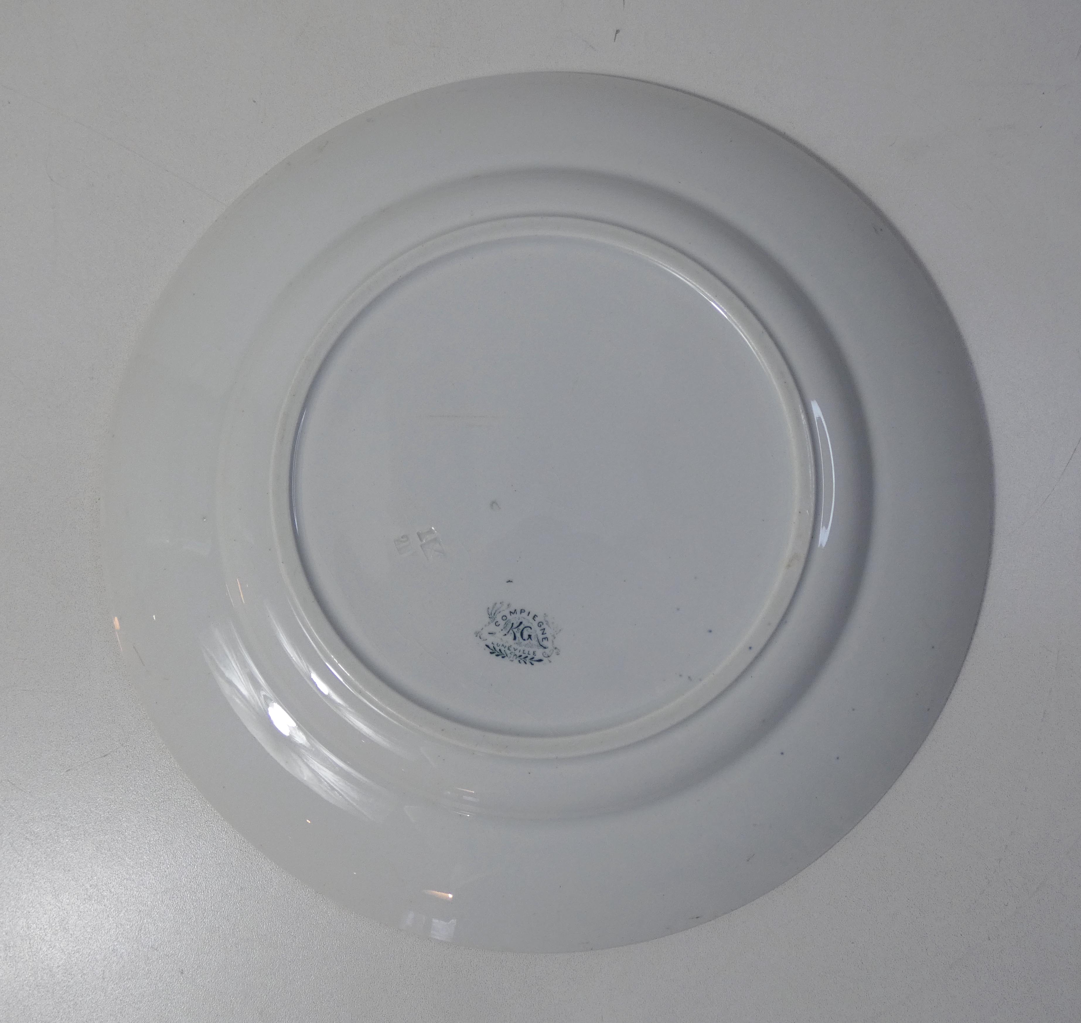 Dish or cake compiegne, terre de fer