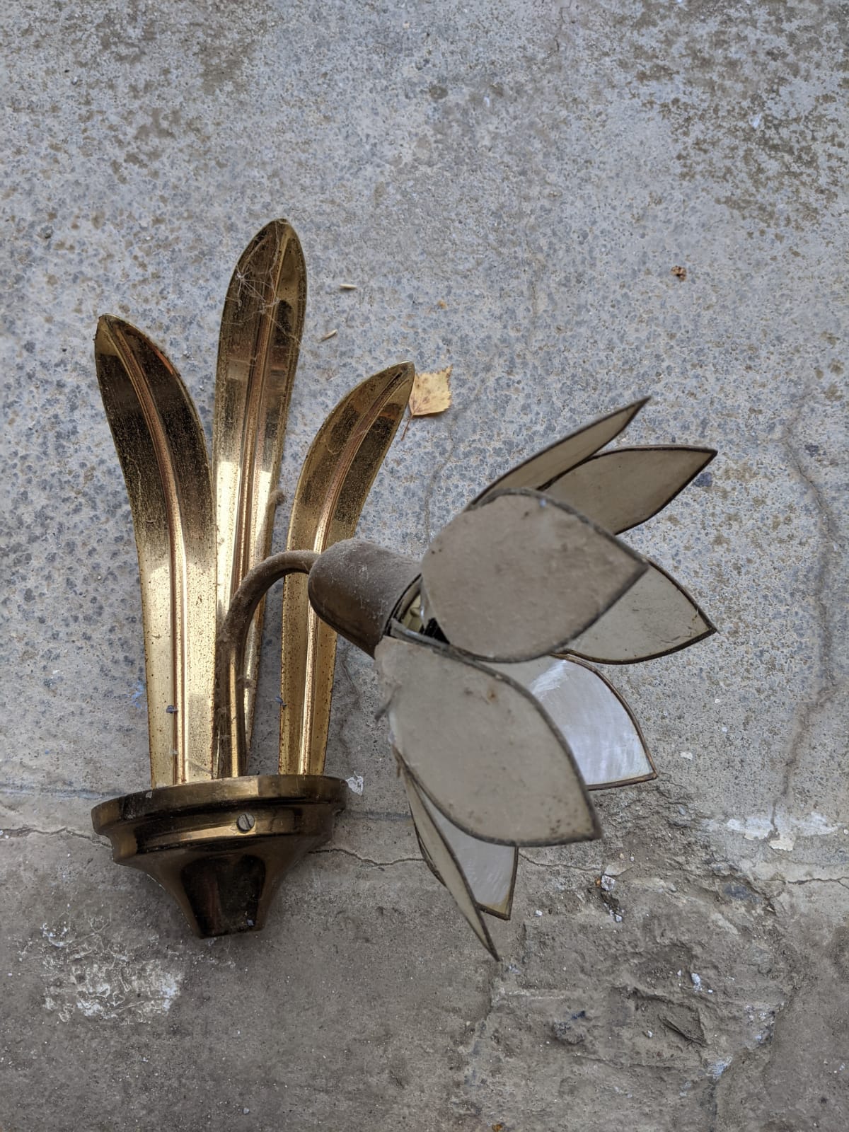 Paire d'appliques fleur en nacre