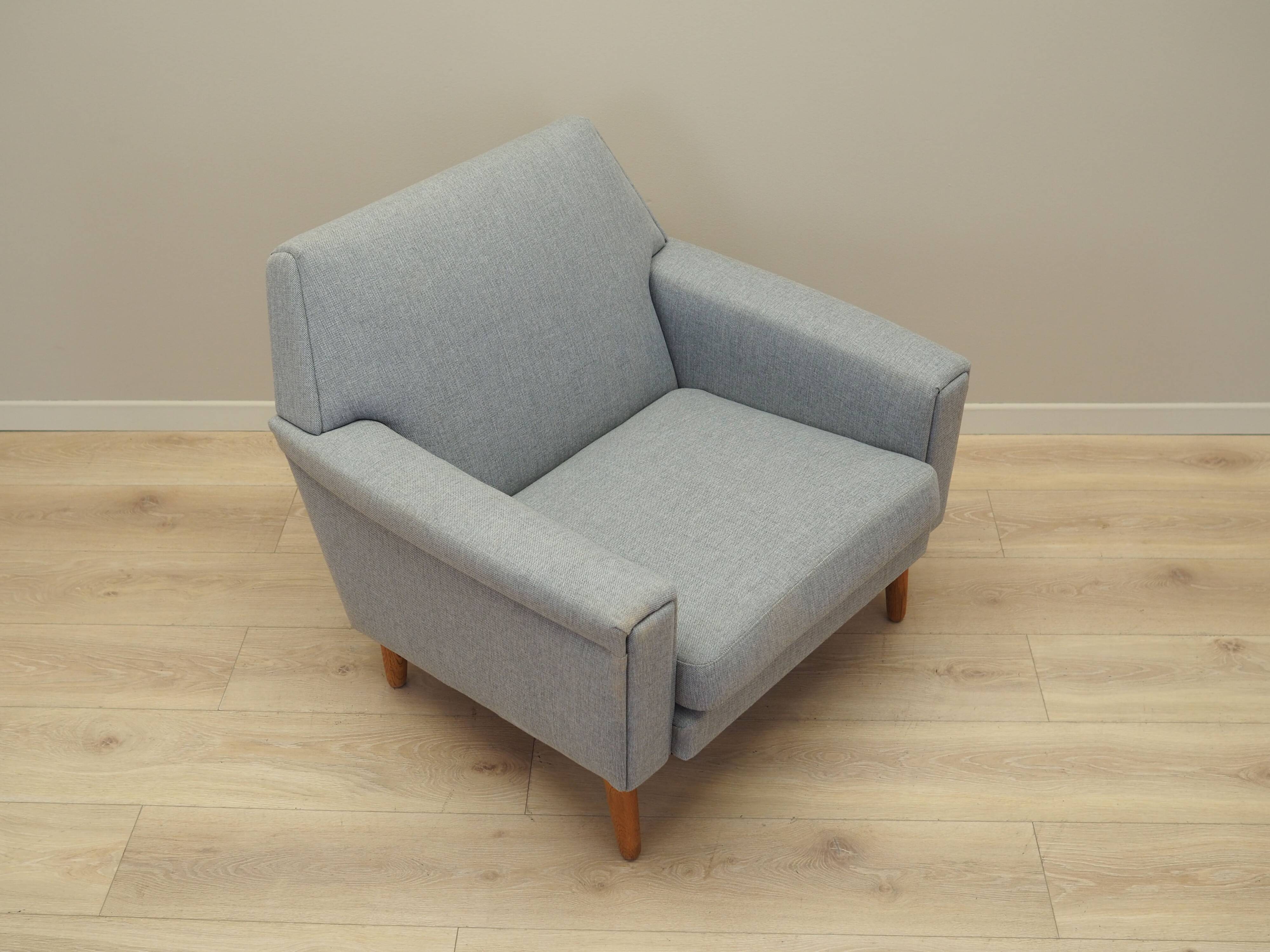 Fauteuil gris, design danois, années 1970, production : Danemark