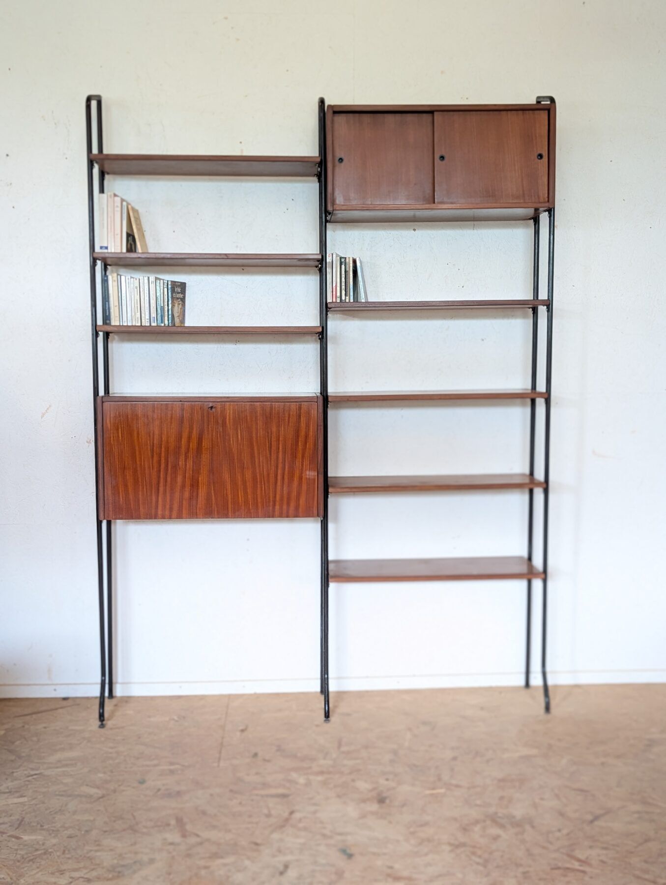 Free-standing teak bookshelf, Italy, 1960s