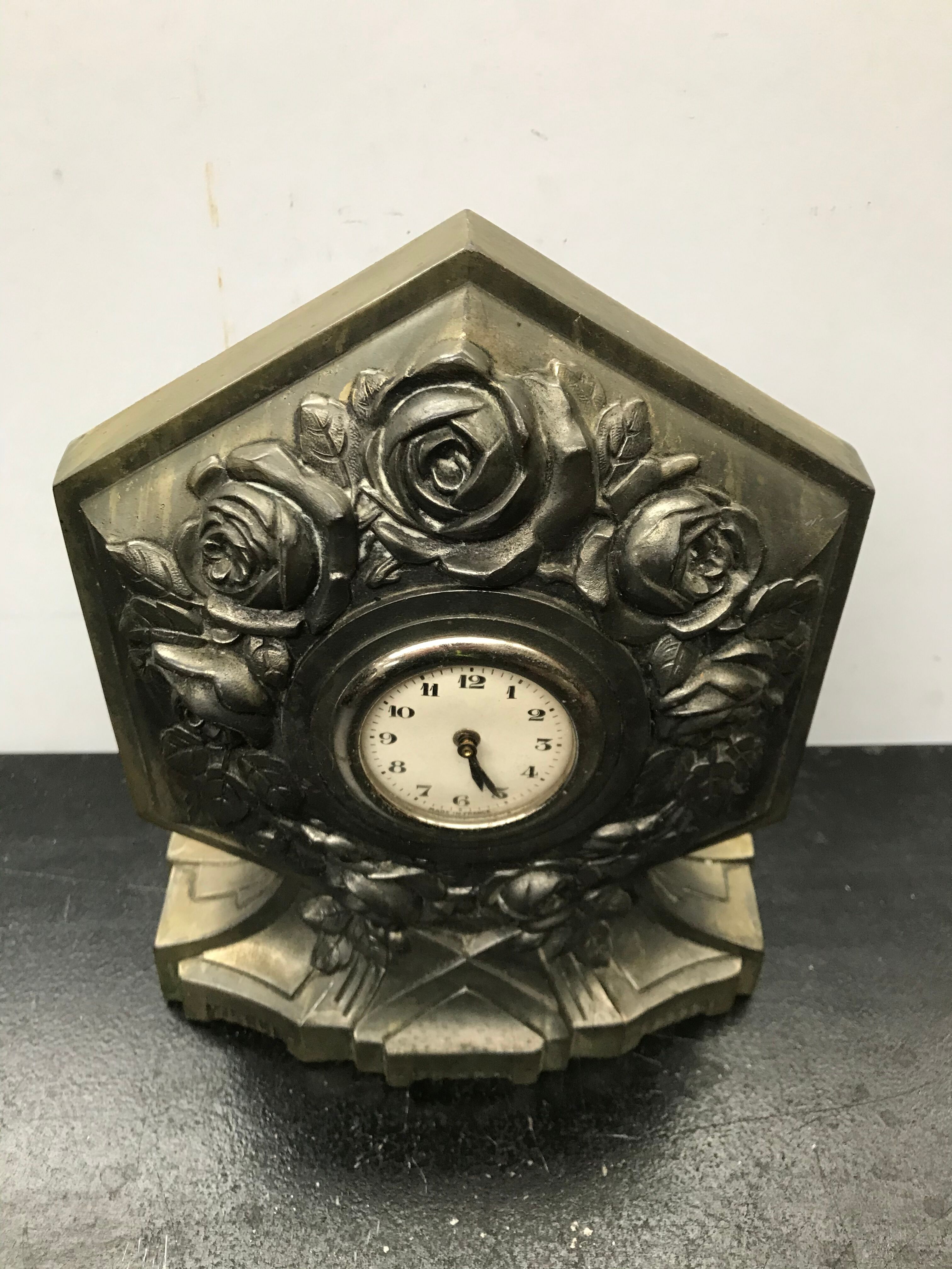 Clock on feet art deco vintage metal
