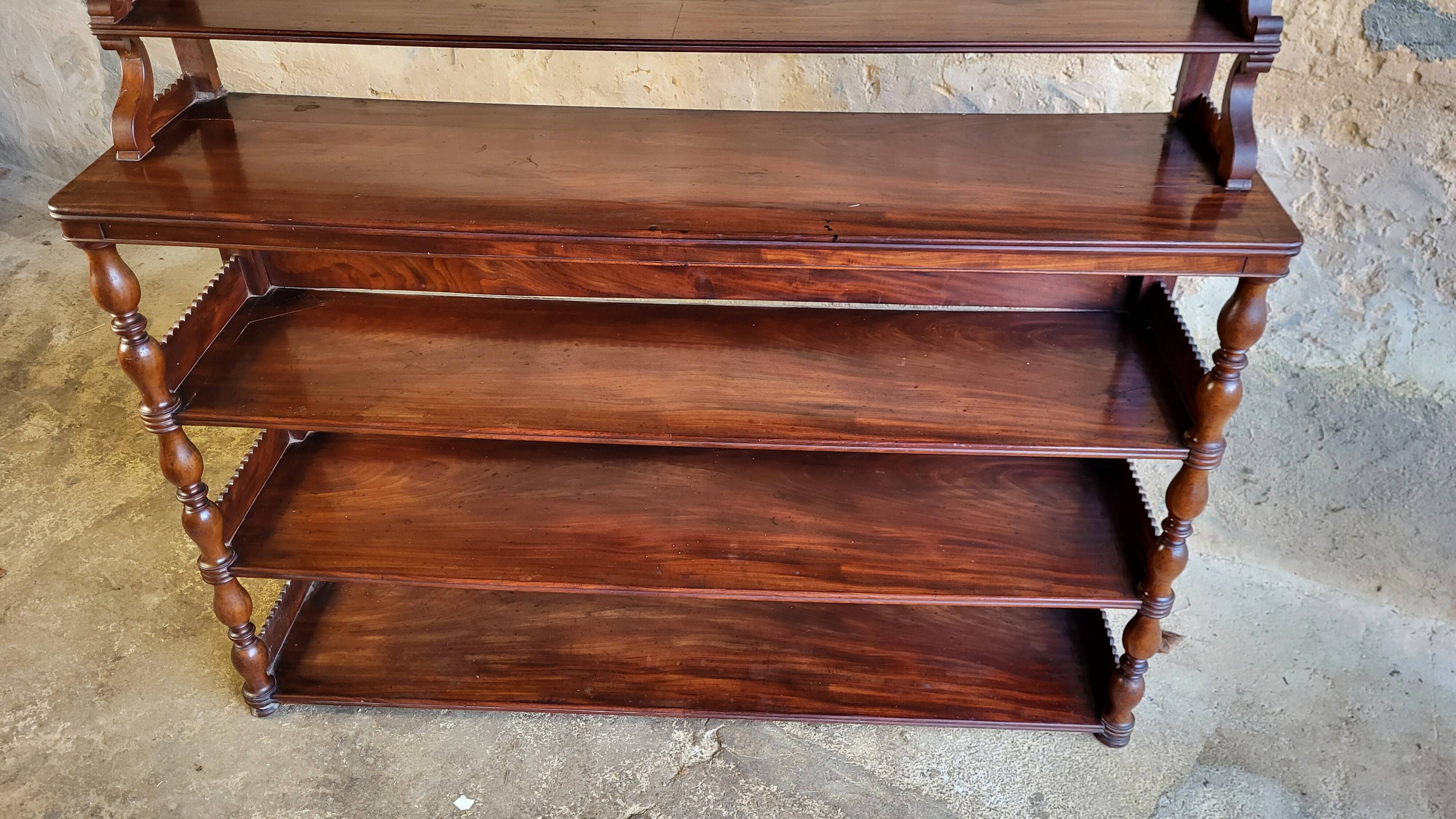 Etagère d'applique en acajou