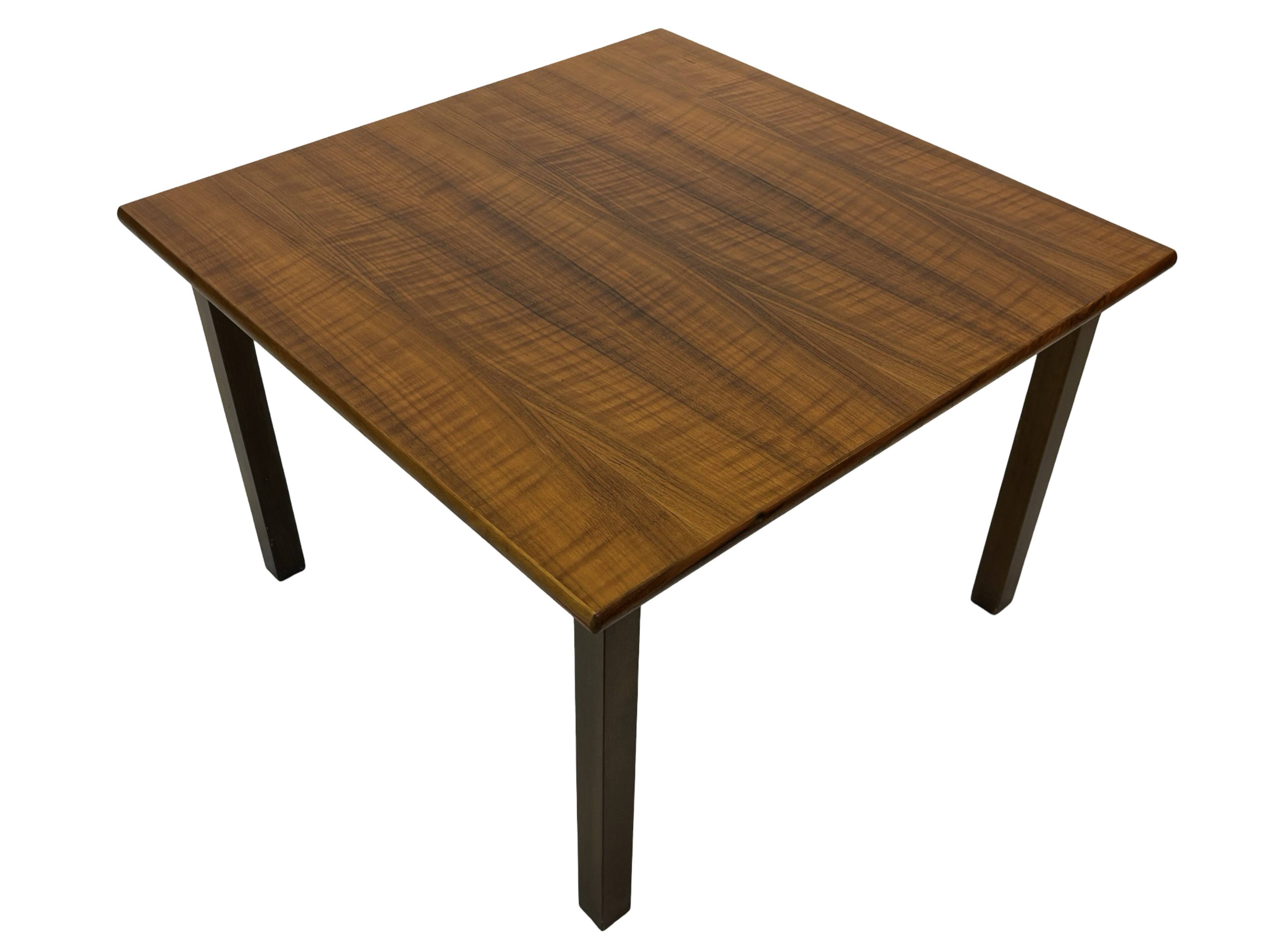 Table basse vintage compacte en palissandre design années 70