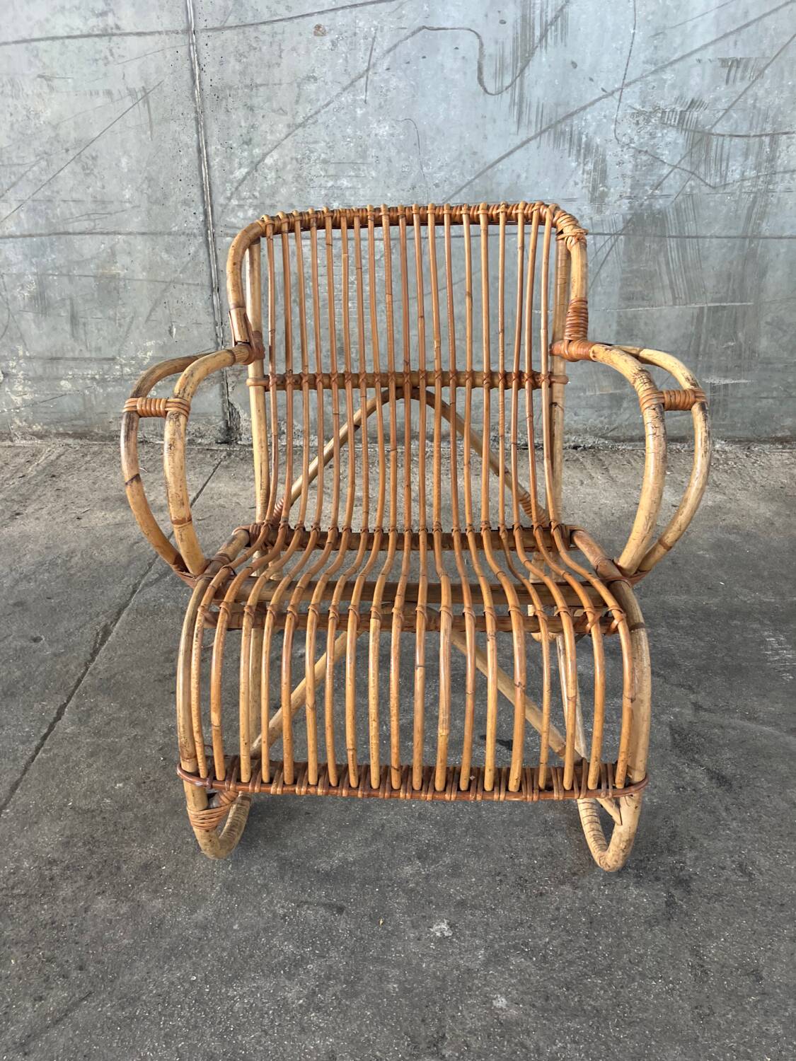 Fauteuil en rotin vintage 1950