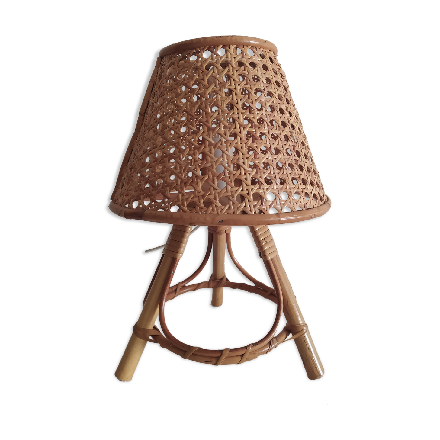 Table lamp in caning and bamboo