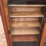 Showcase to install or hang