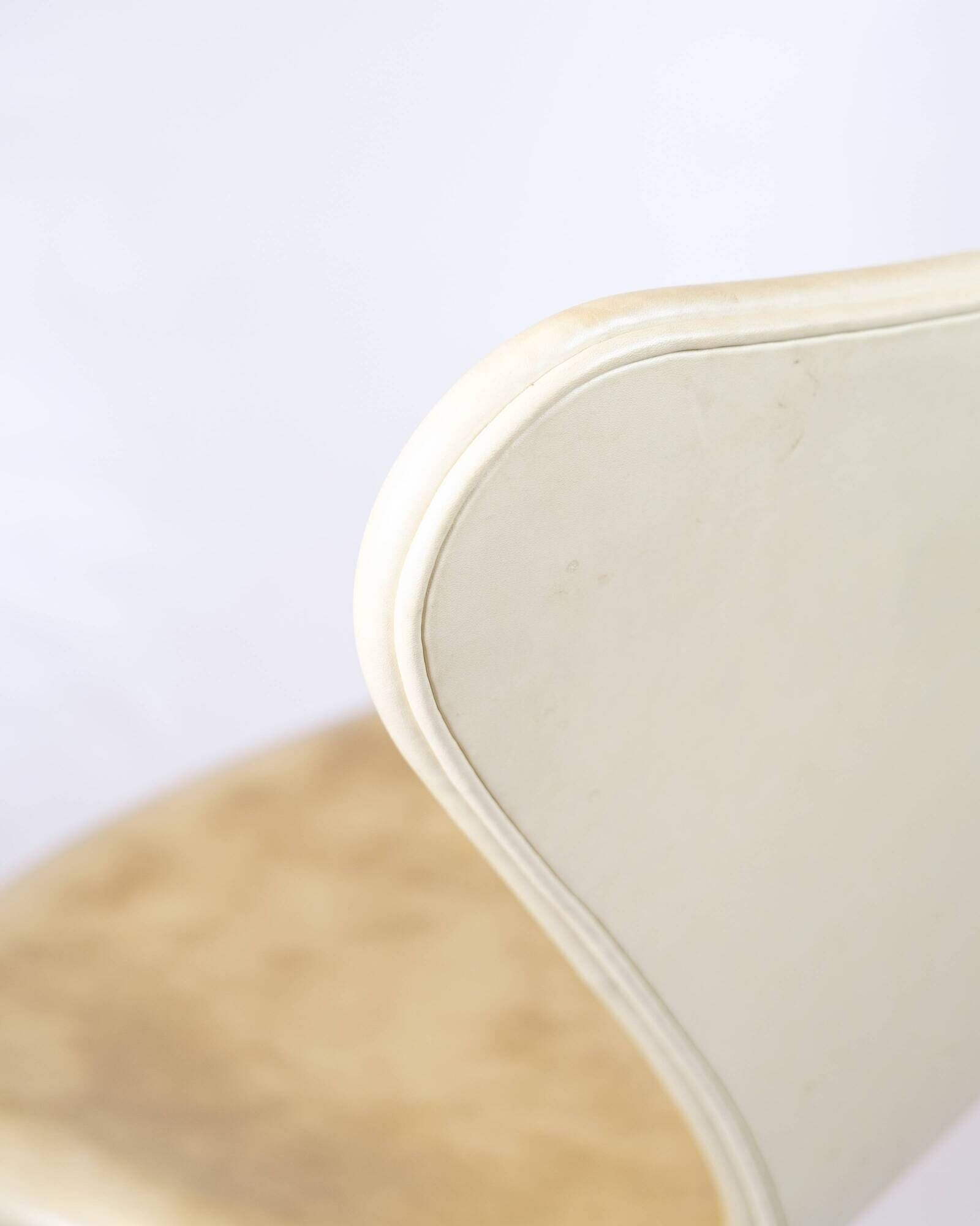 Set of eight Seven chairs - Model 3107 - natural leather - Arne Jacobsen - Fritz Hansen