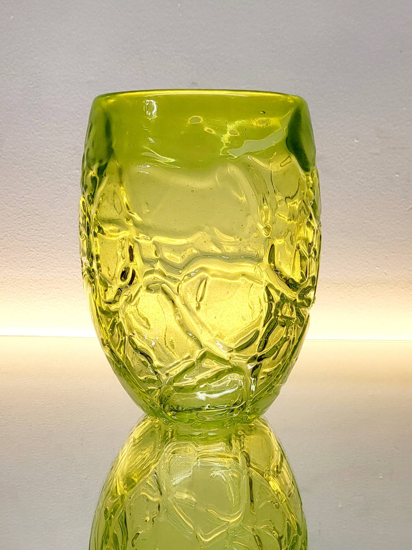 Vase Val saint lambert Studio Cristal, décor en relief