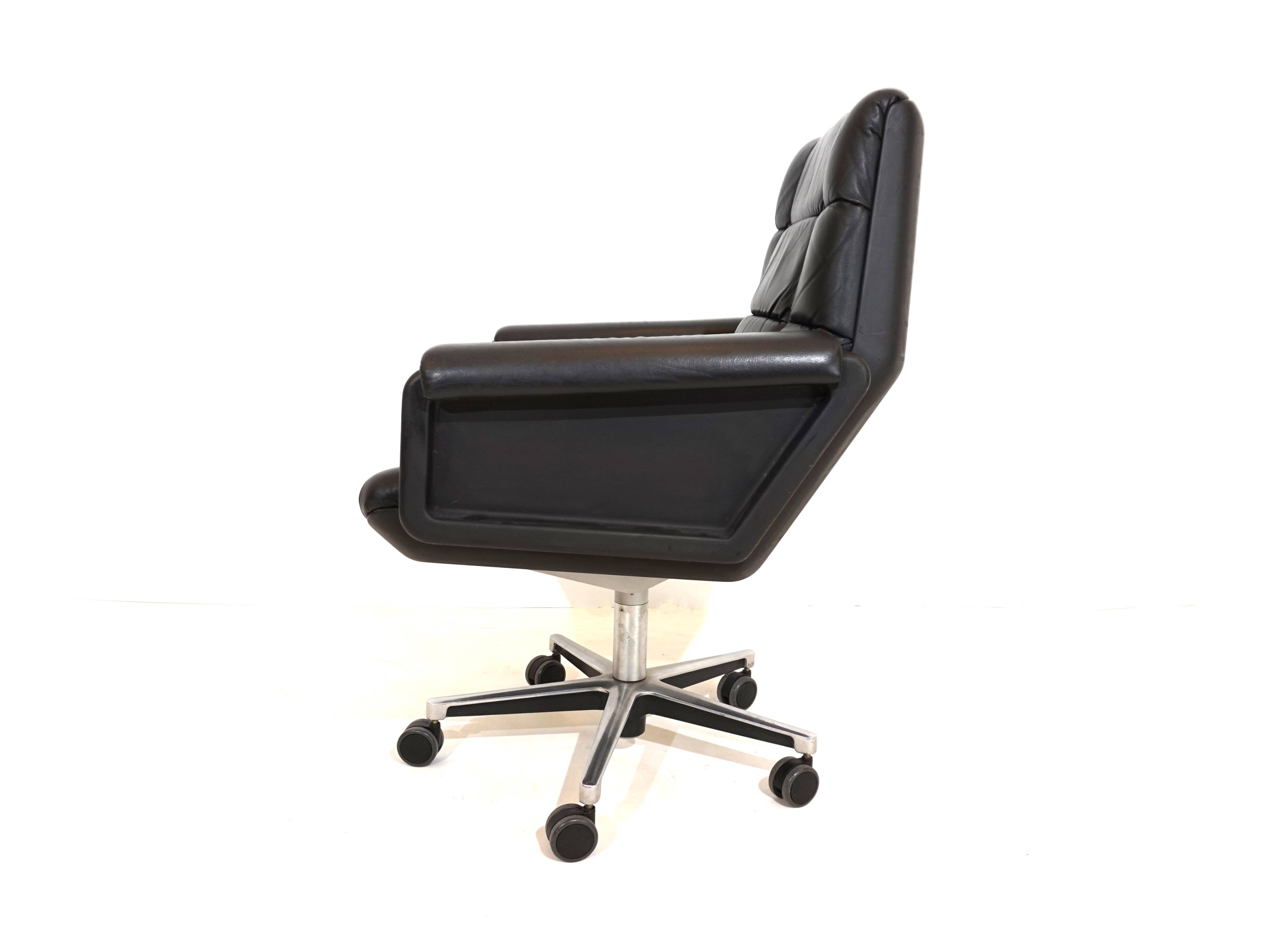 Chaise de bureau en cuir Mauser Seat 150 par Herbert Hirche