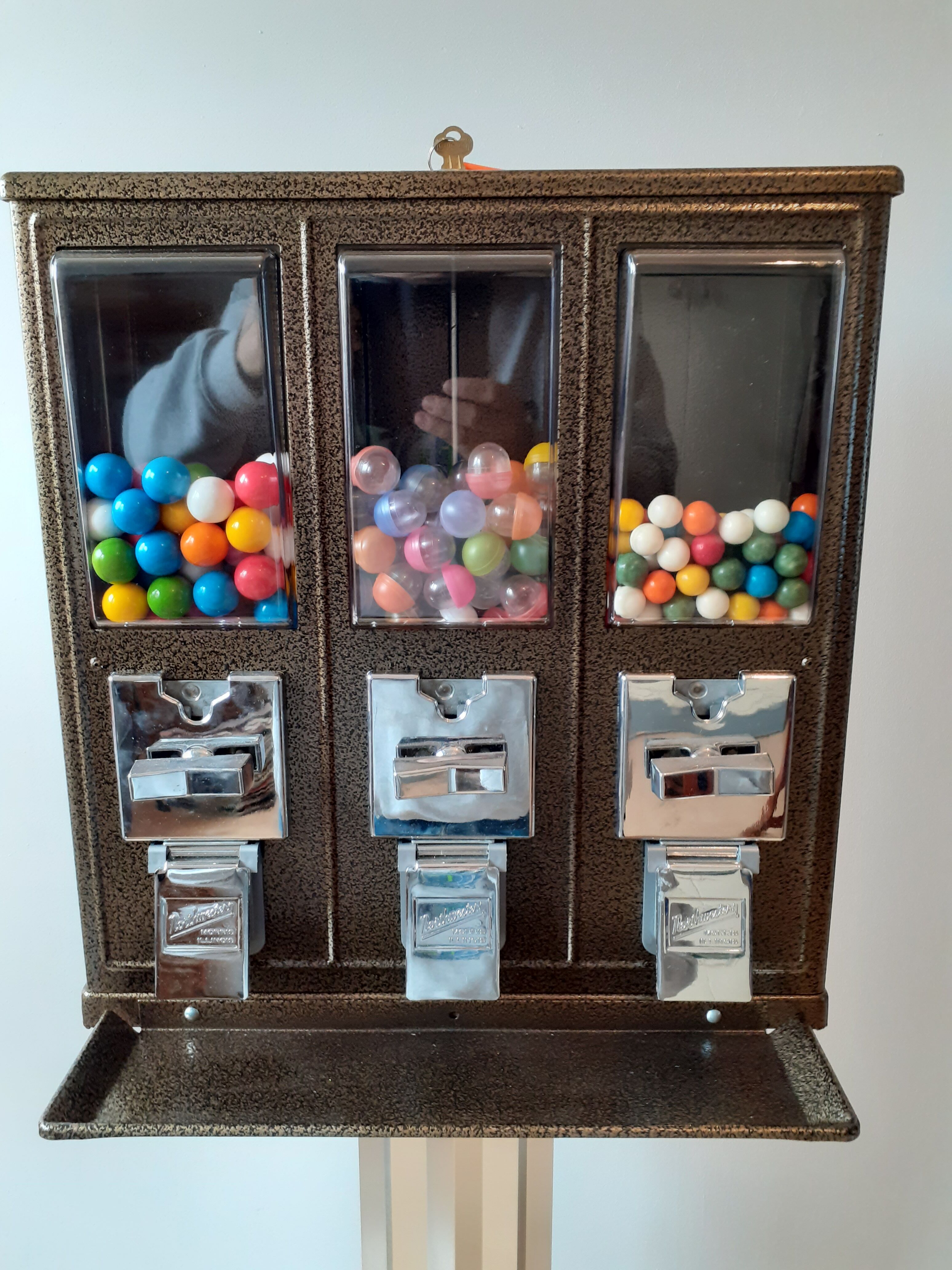 Distributor of chewing gums northwestern - vintage gumball machine 1994