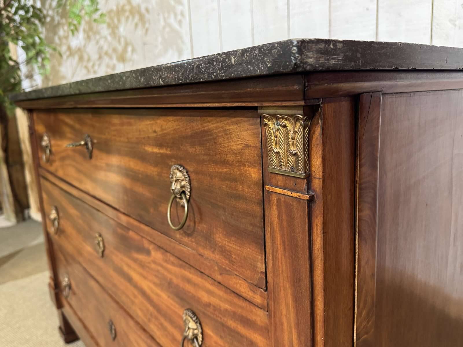 Commode Empire en acajou et dessus marbre XIXème