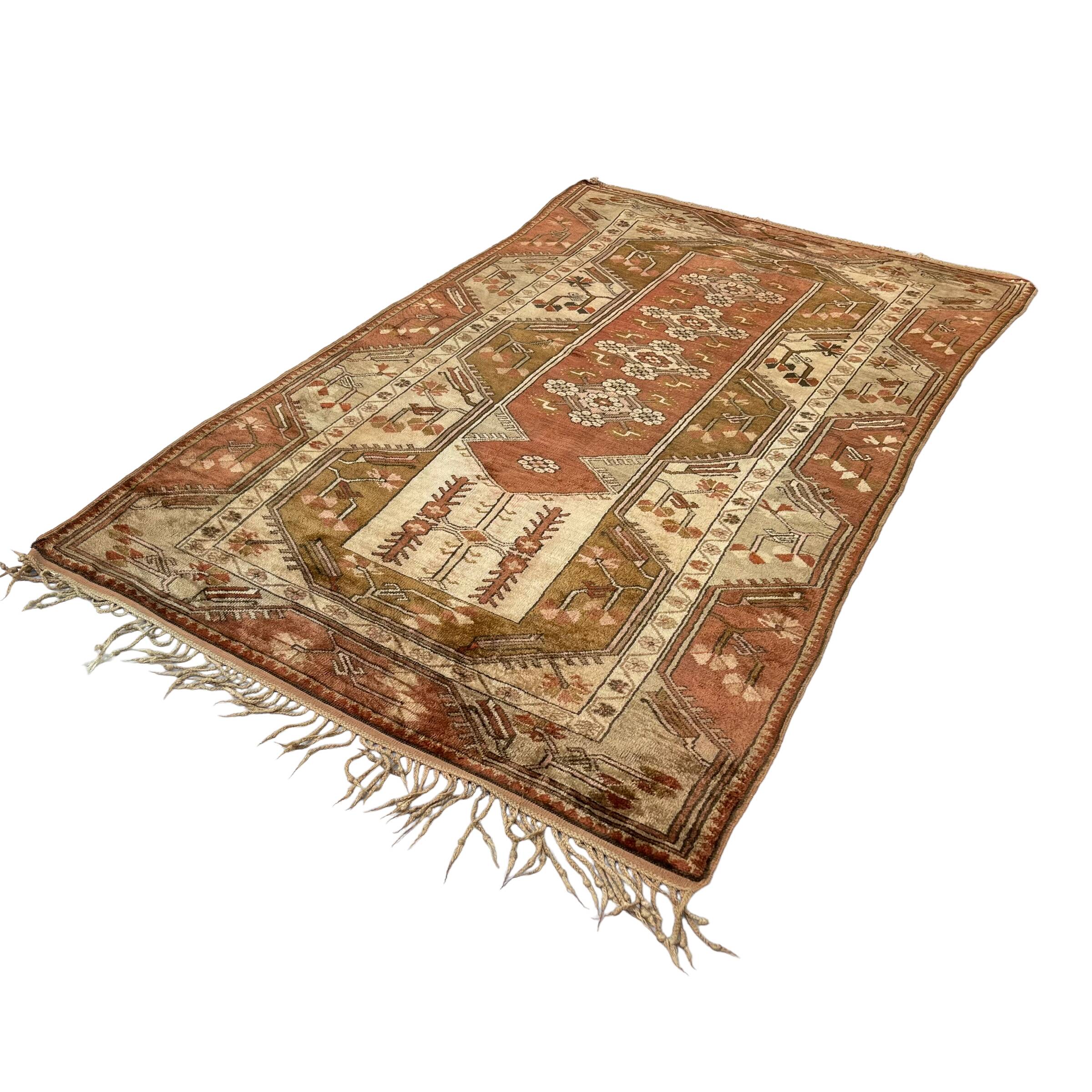 Vintage Turkish Milas Rug , 250 x 133 cm