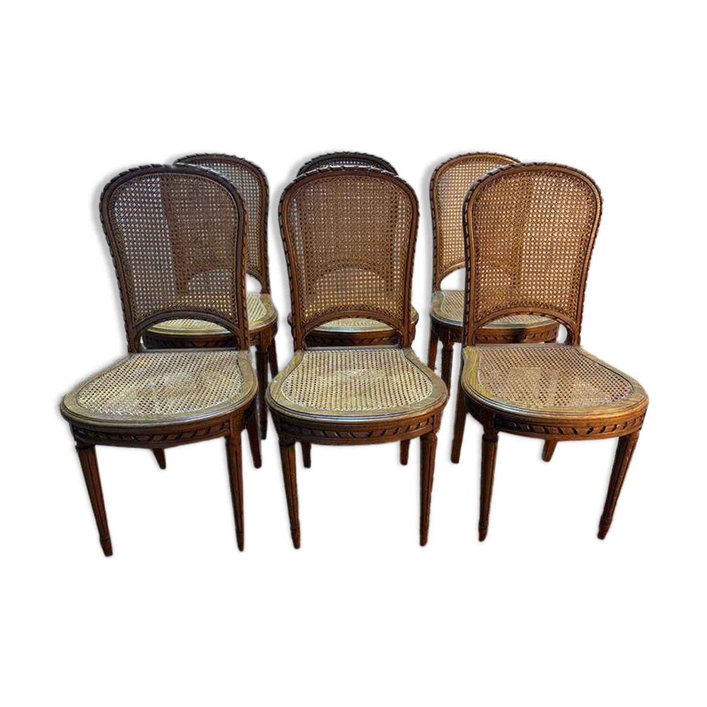 Série de 6 chaises cannées de style Louis XVI