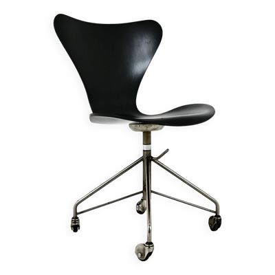 Chaise de bureau modèle 3217 par Arne Jacobsen pour Fritz Hansen, 1960