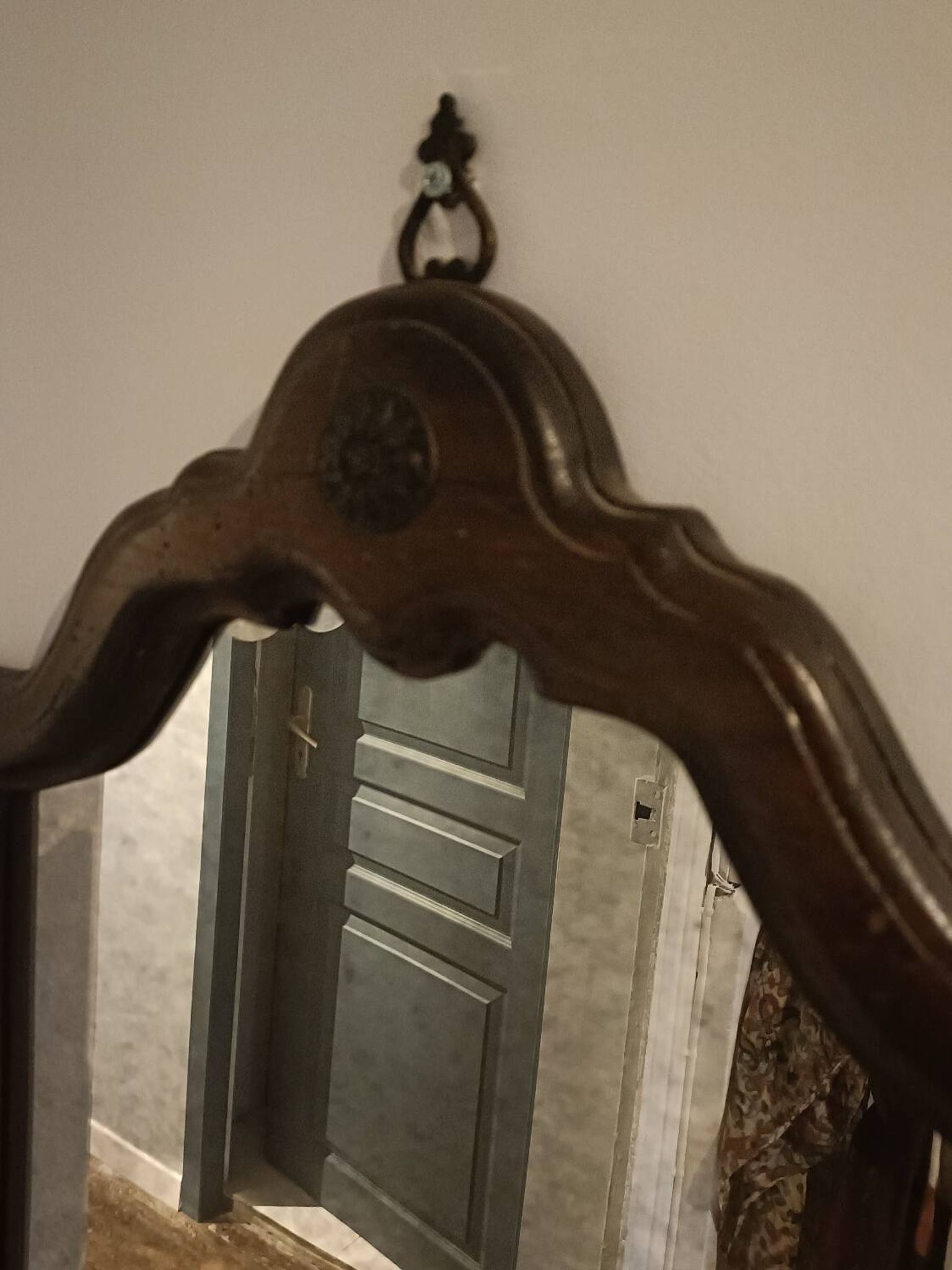 Miroir chantourné ancien, bois et bronze