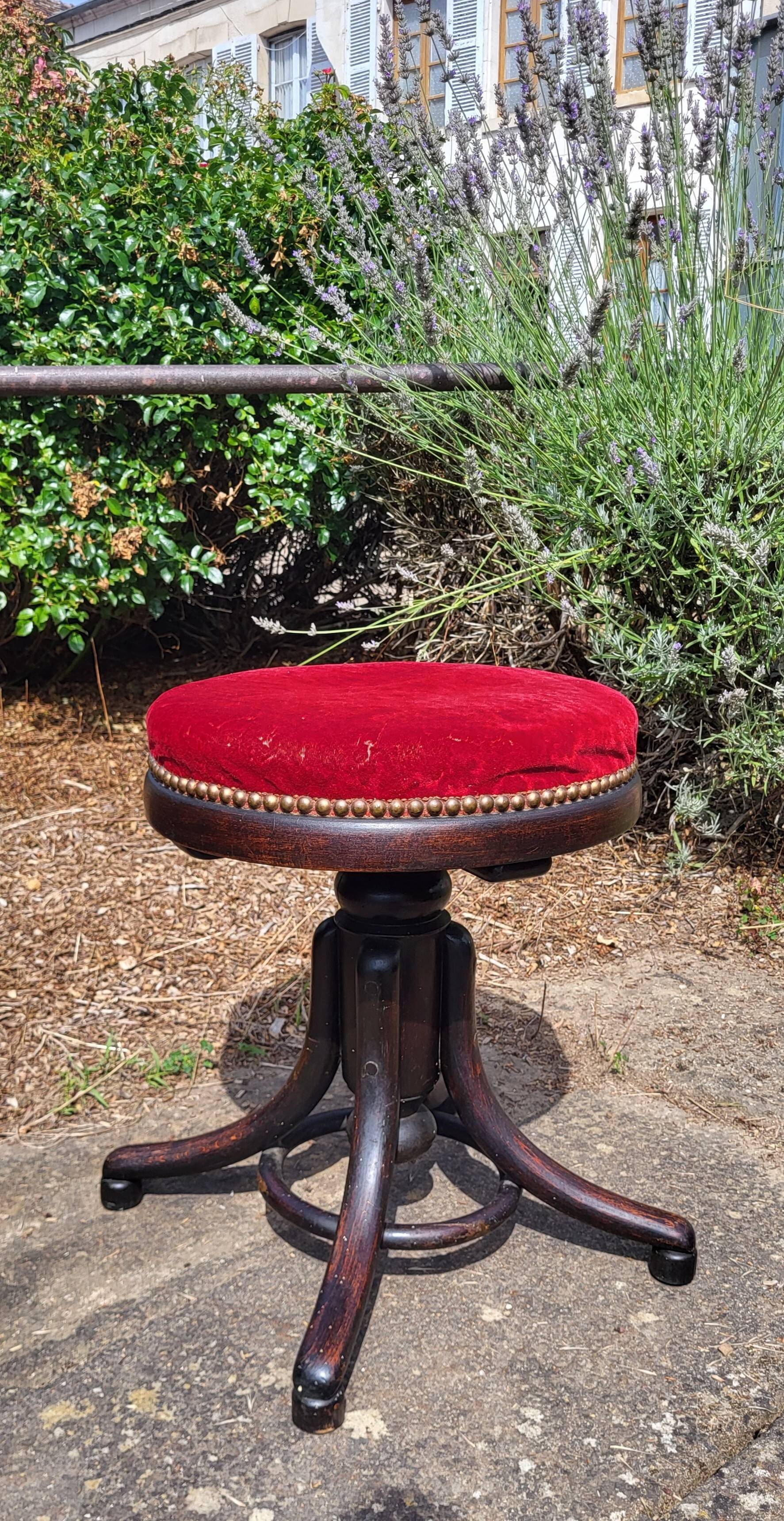Piano stool with screw, Thonet 19th century