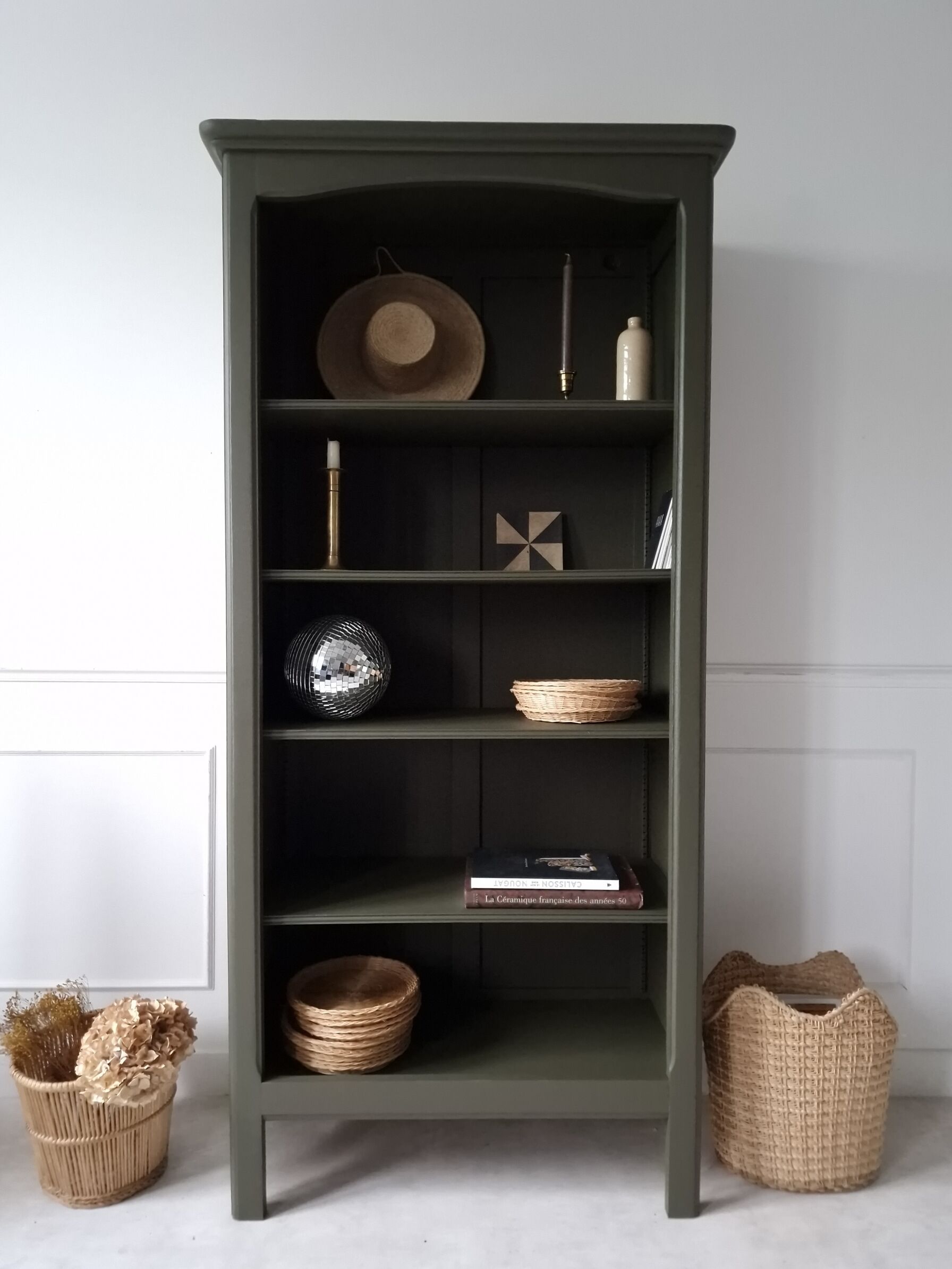 Antique khaki shelf