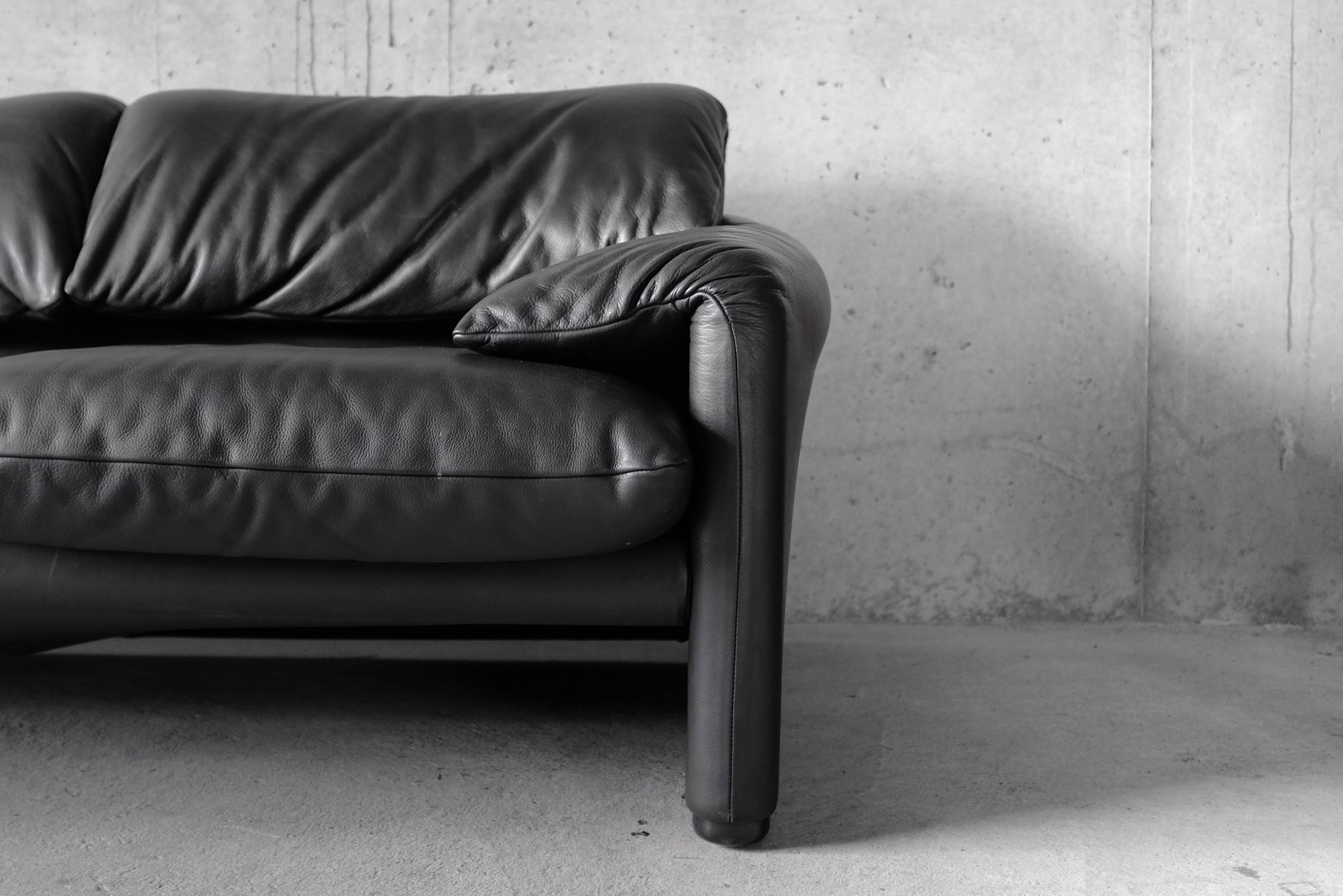Maralunga black leather sofa 3 seater, Vico Magistretti for Cassina