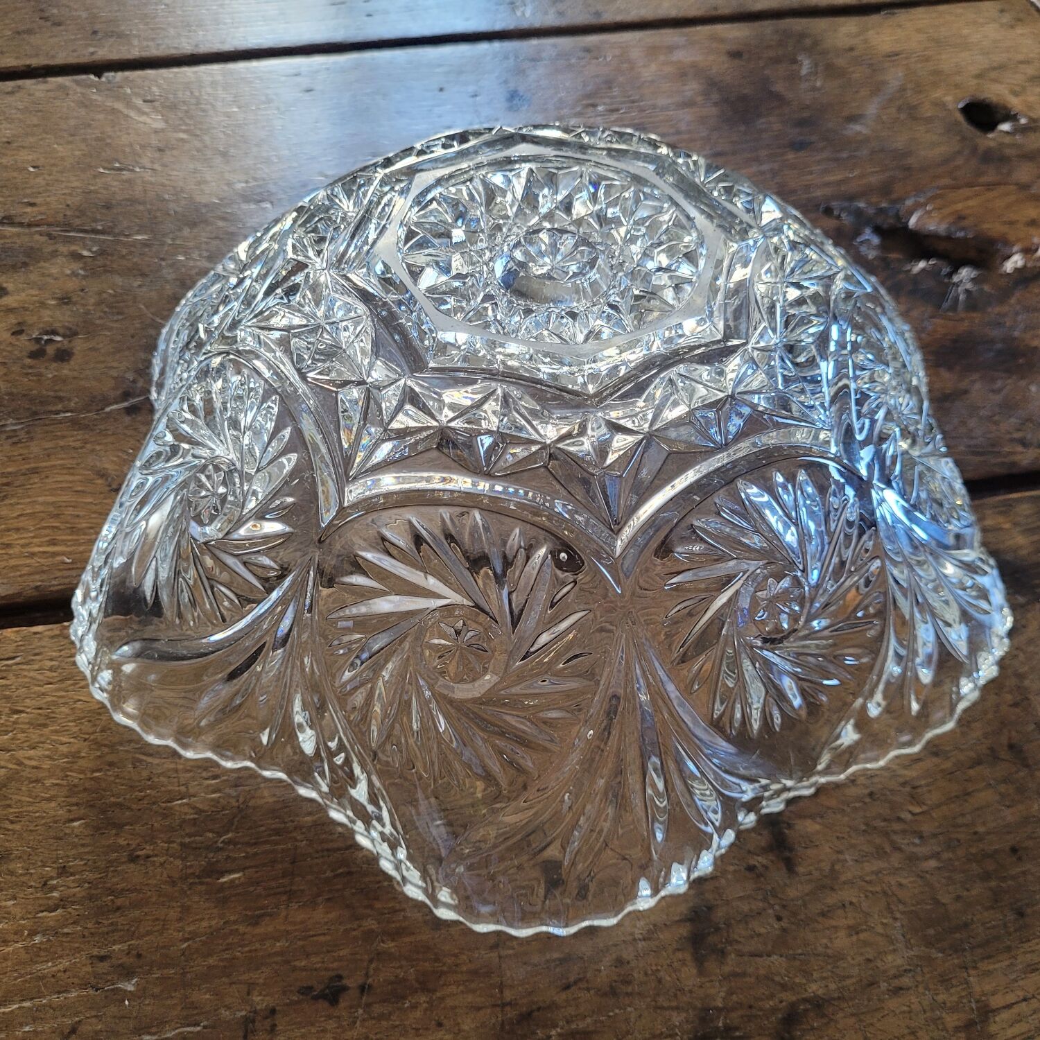 Pressed-mould glass cup – Stars & palmettes – 1960s-70s