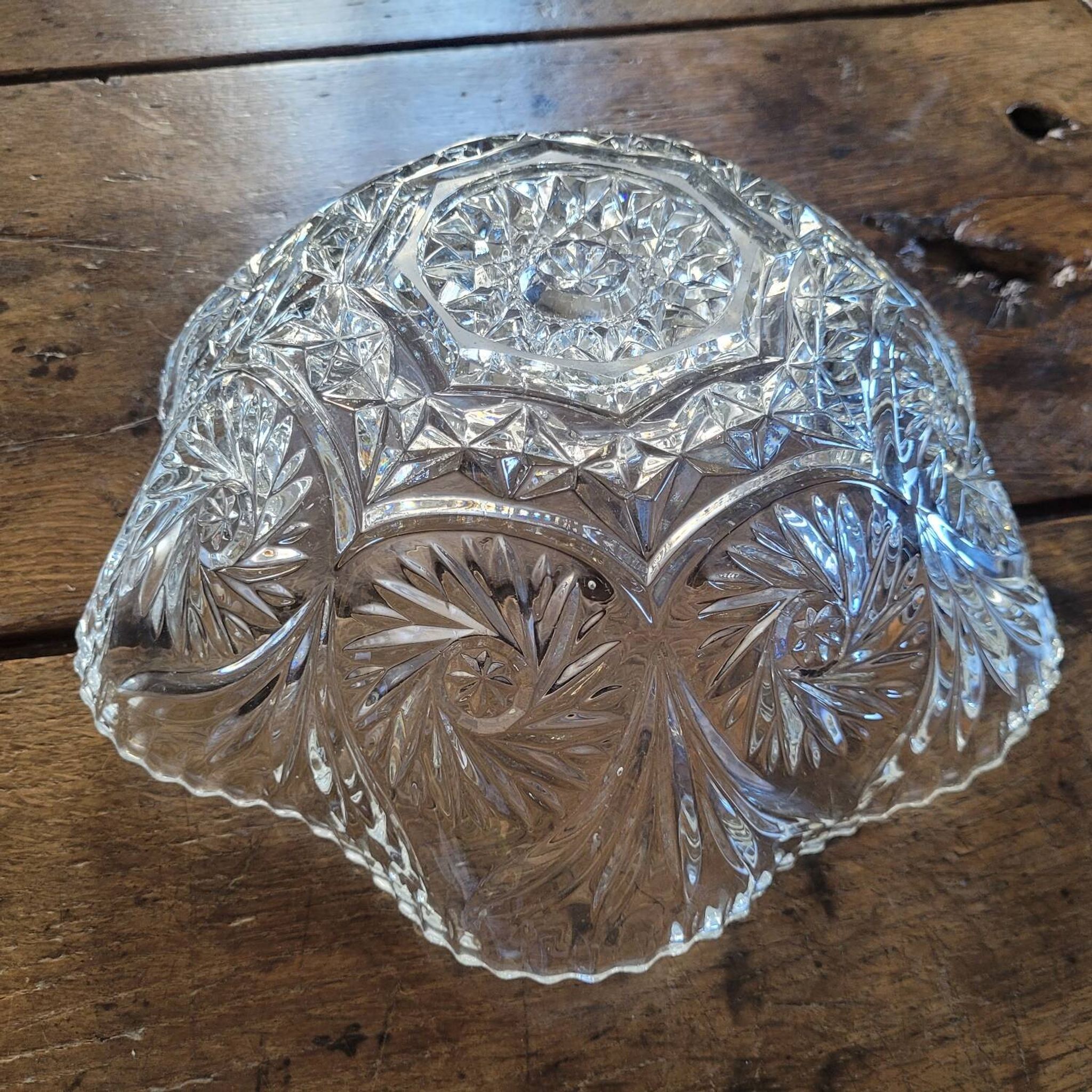 Pressed-mould glass cup – Stars & palmettes – 1960s-70s