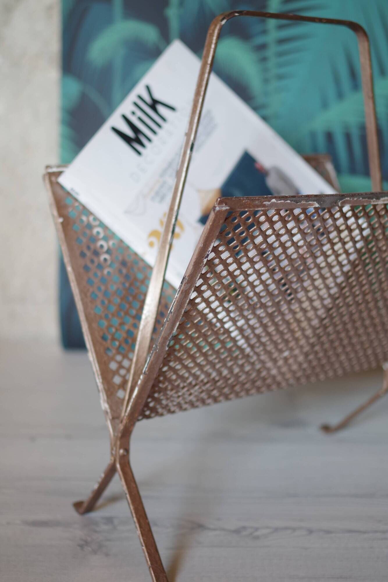 Magazines rack iron perforated metal 50