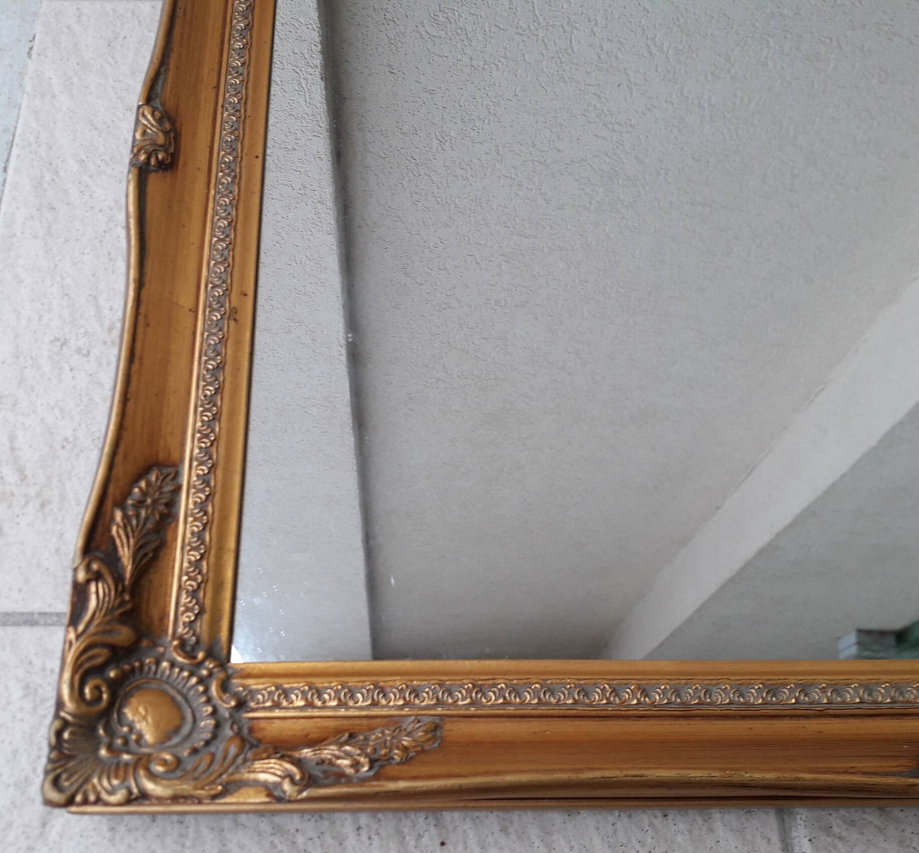 Rectangular gold mirror