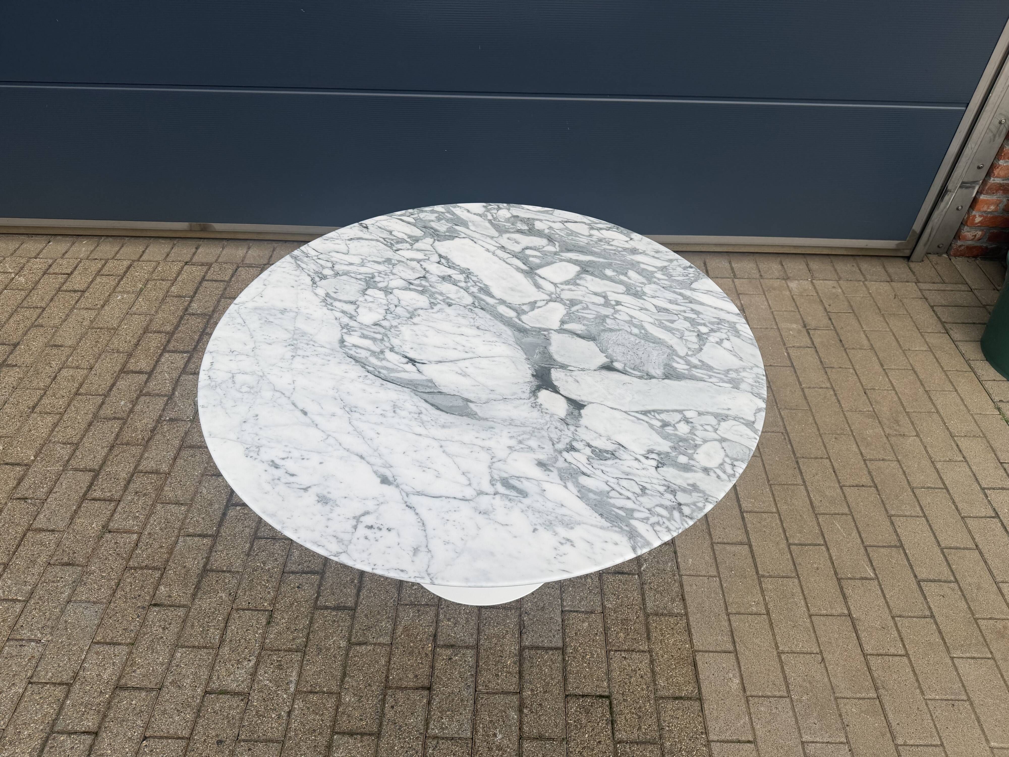 Original Knoll Tulip Arabescato Matte 152cm round LIKE NEW! Eero Saarinen