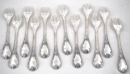 Christofle Marly, 12 silver-plated cake forks, 15.8 cm, excellent condition.