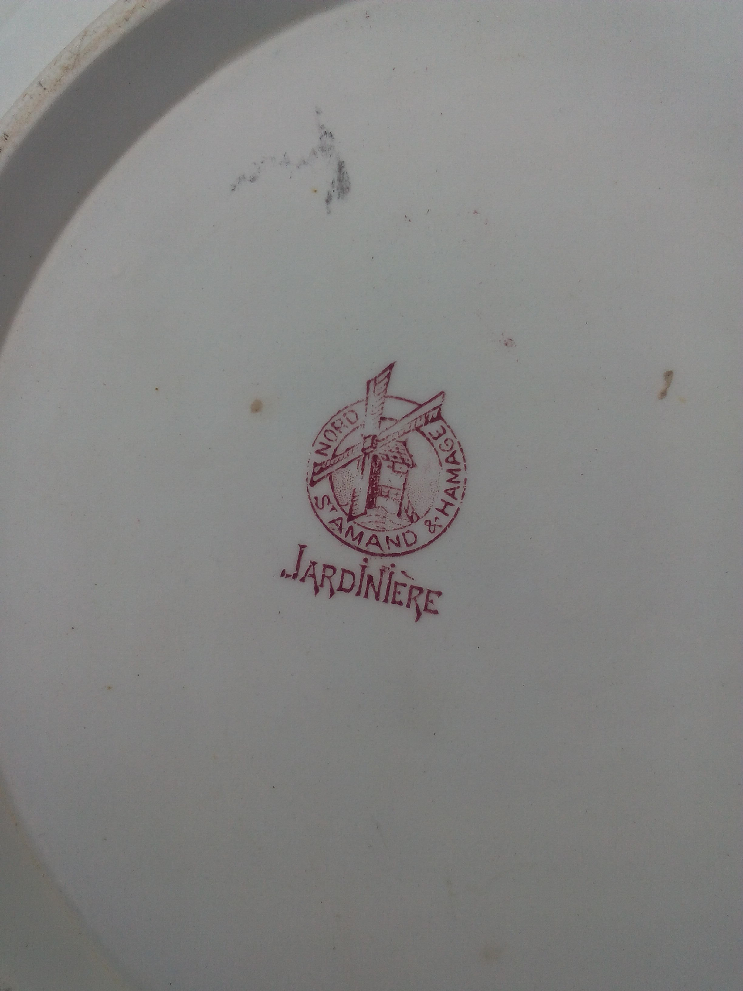 Garden St Amand & red décor Hamage artichoke