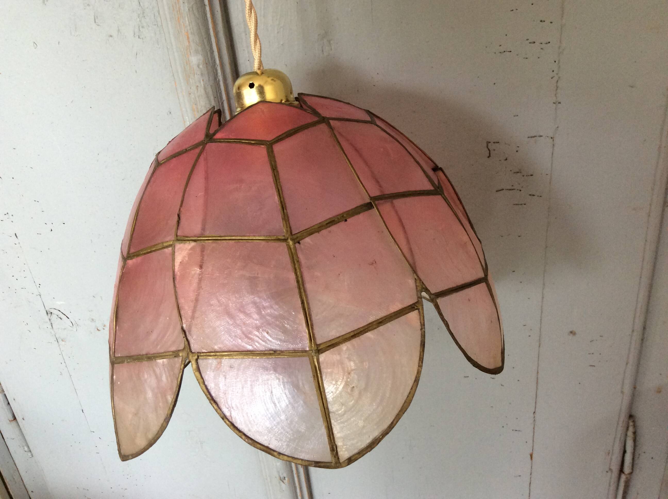 Mother-of-pearl pendant