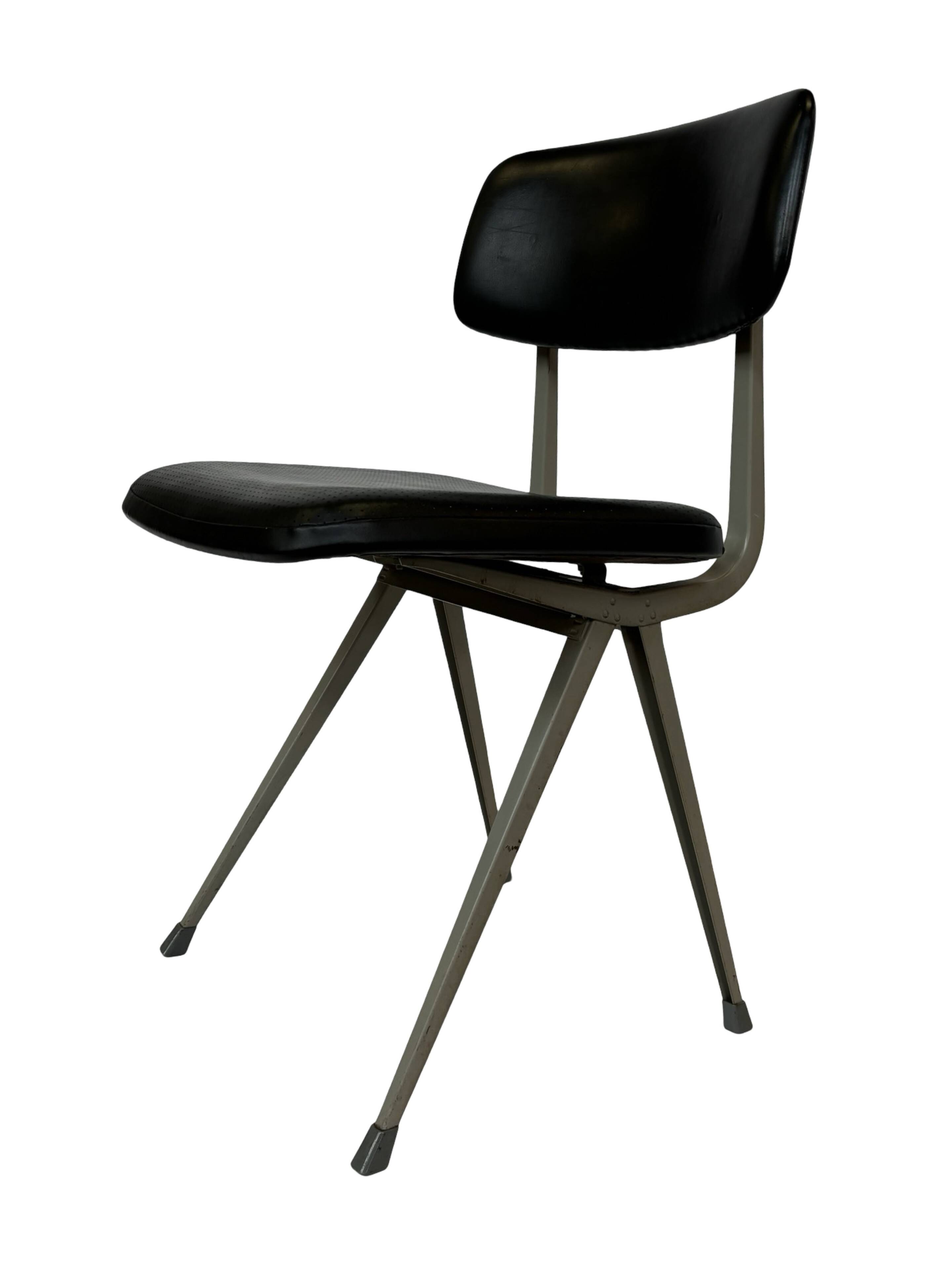 Friso Kramer Result Ahrend chair by Ahrend de Cirkel Dutch Design