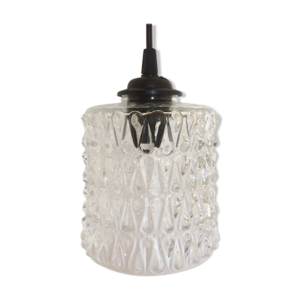 Chiseled glass suspension