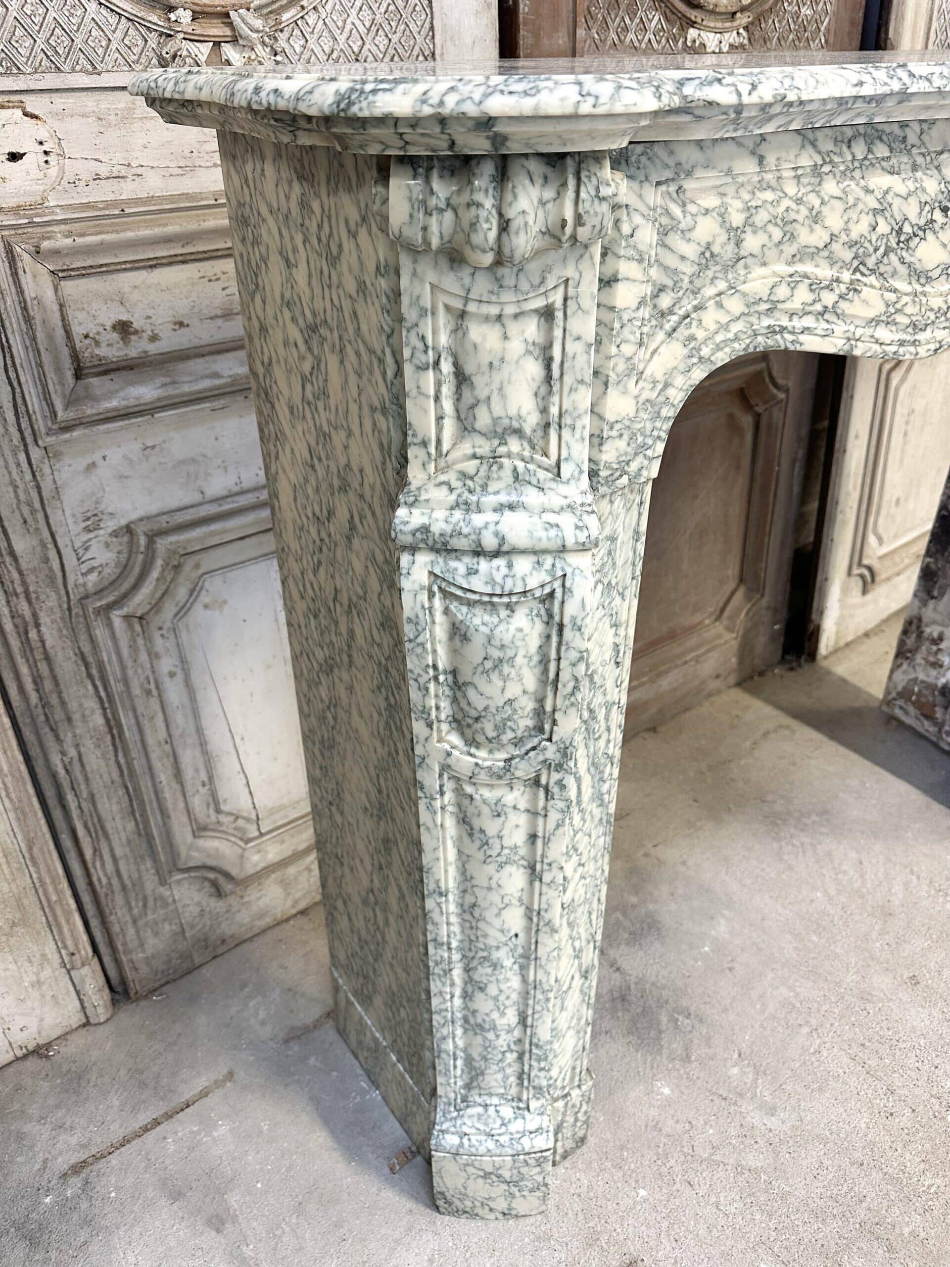 Cheminée en marbre vert style Louis XV