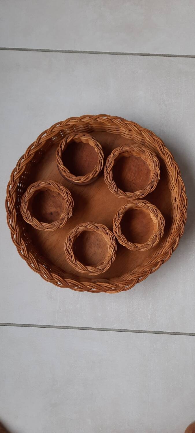 Wicker and wood tray