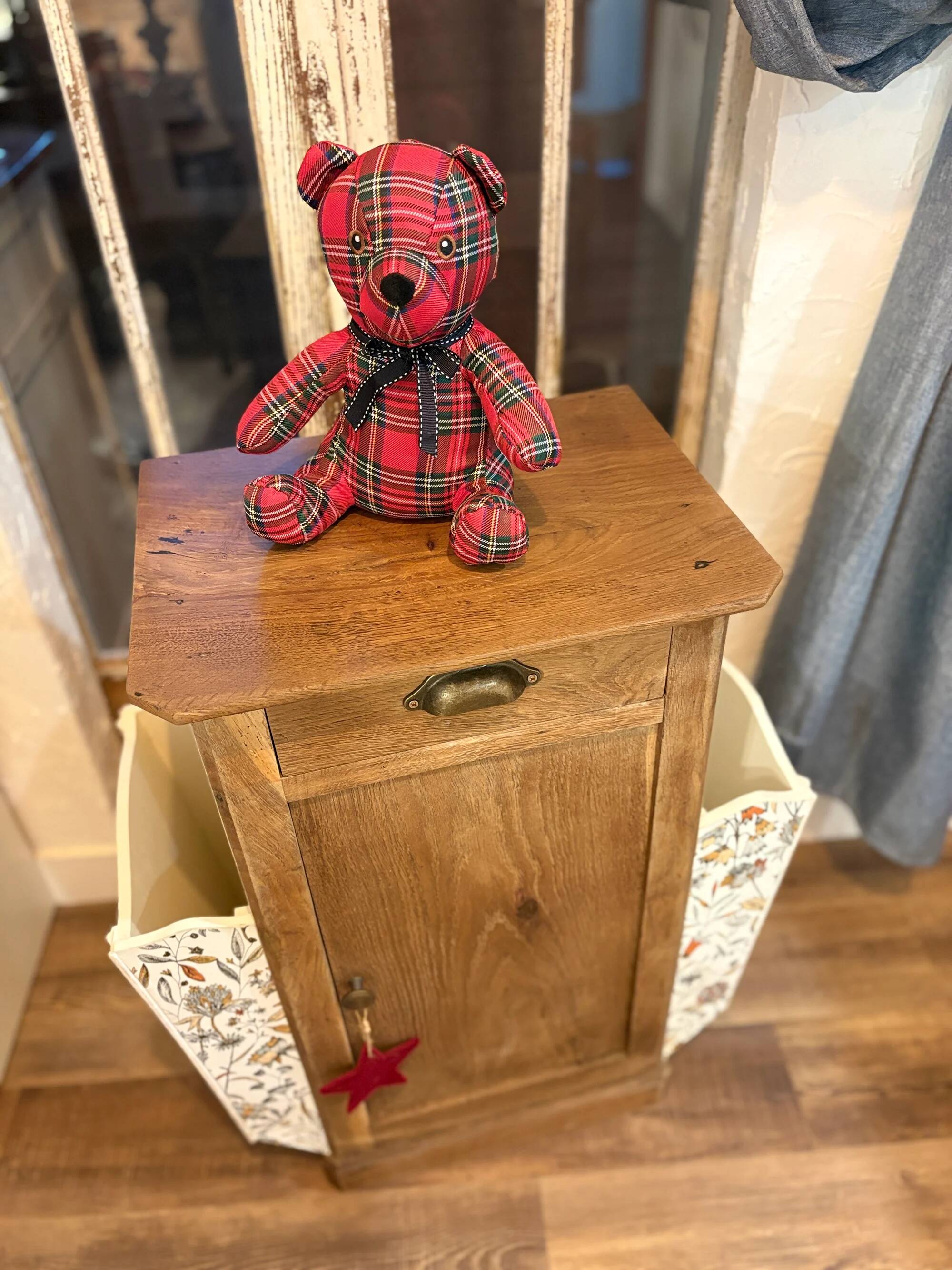 Bedside table with magazine rack - Gaspard