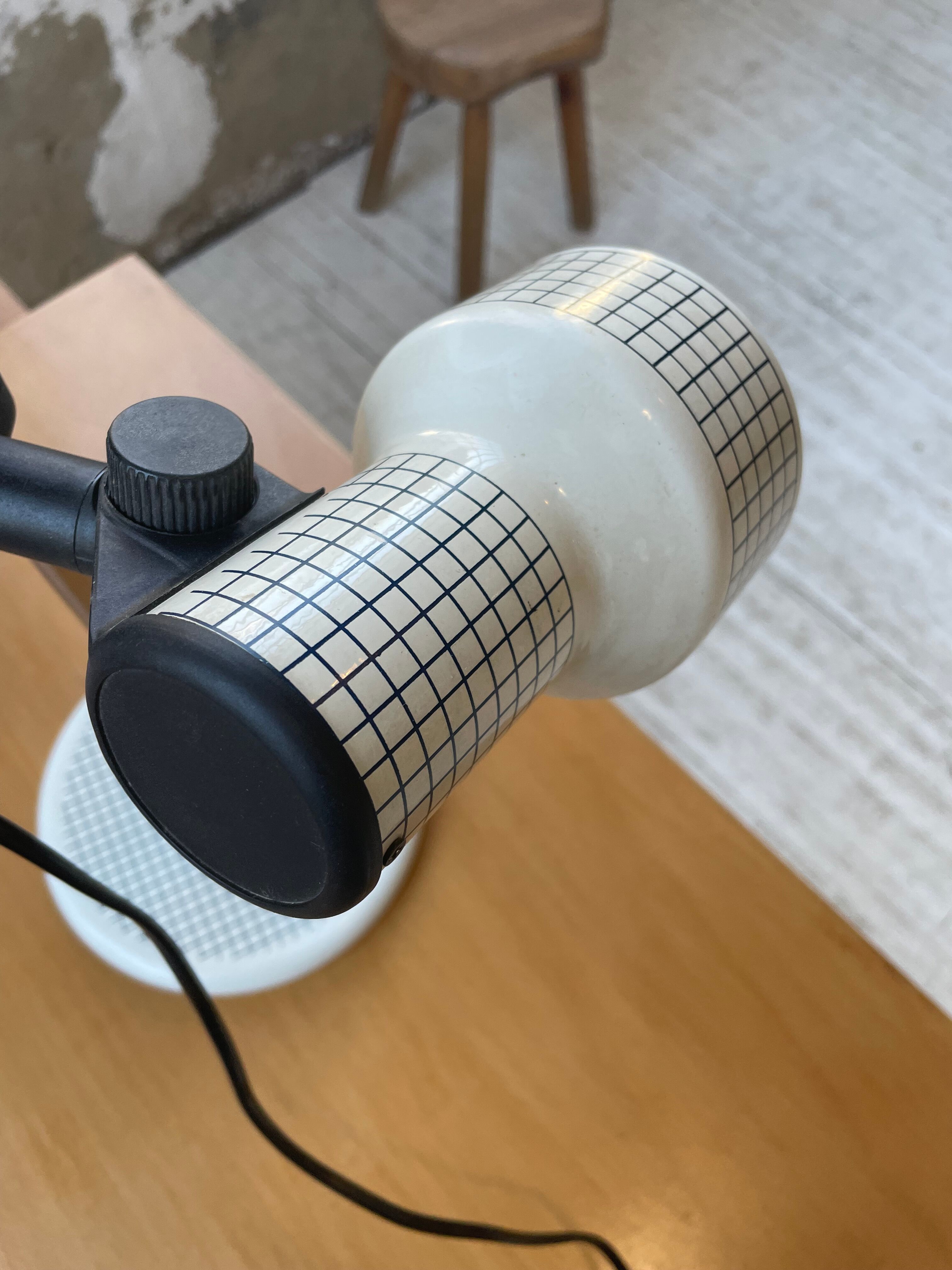 Articulated desk lamp 80s